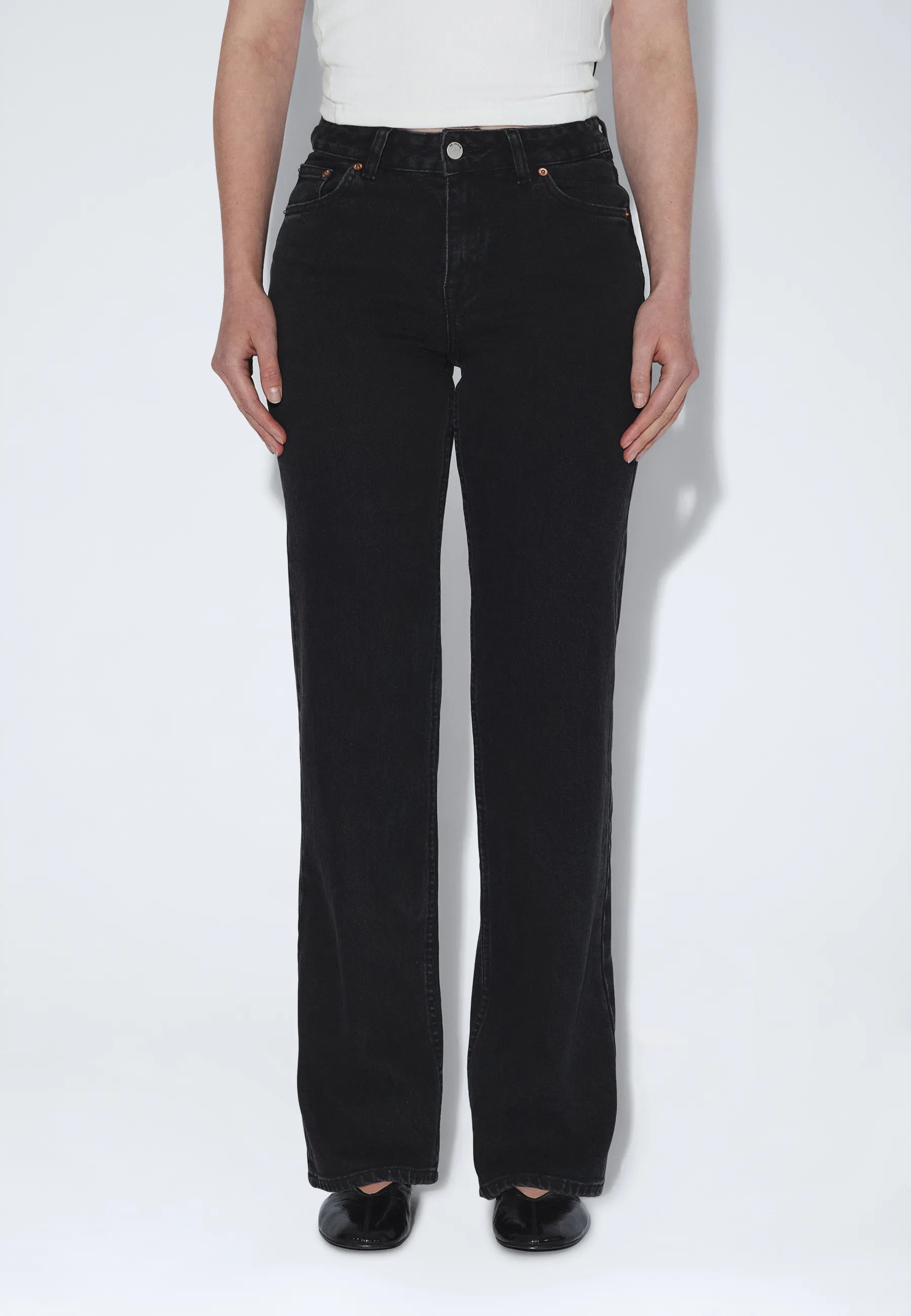 2630111L61_DrDenim_EchoMidStraight_TarBlackUsed_main_W3_1