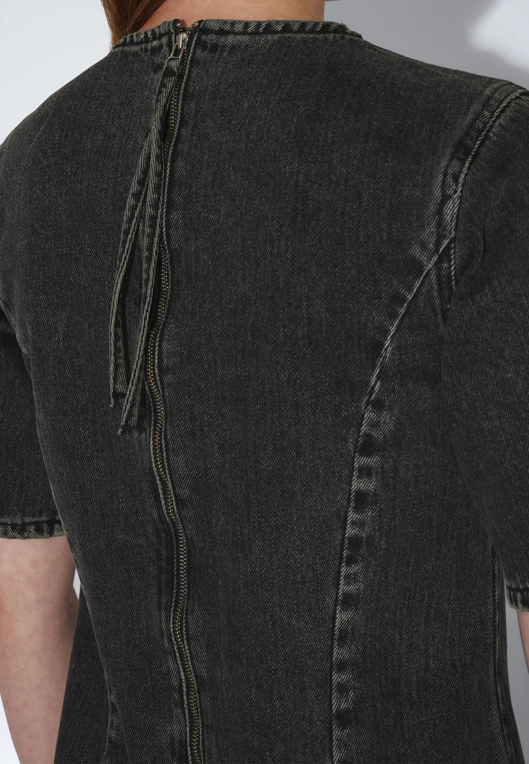 2631101V60_DrDenim_CaliDress_AgedBlack_main_W5_3