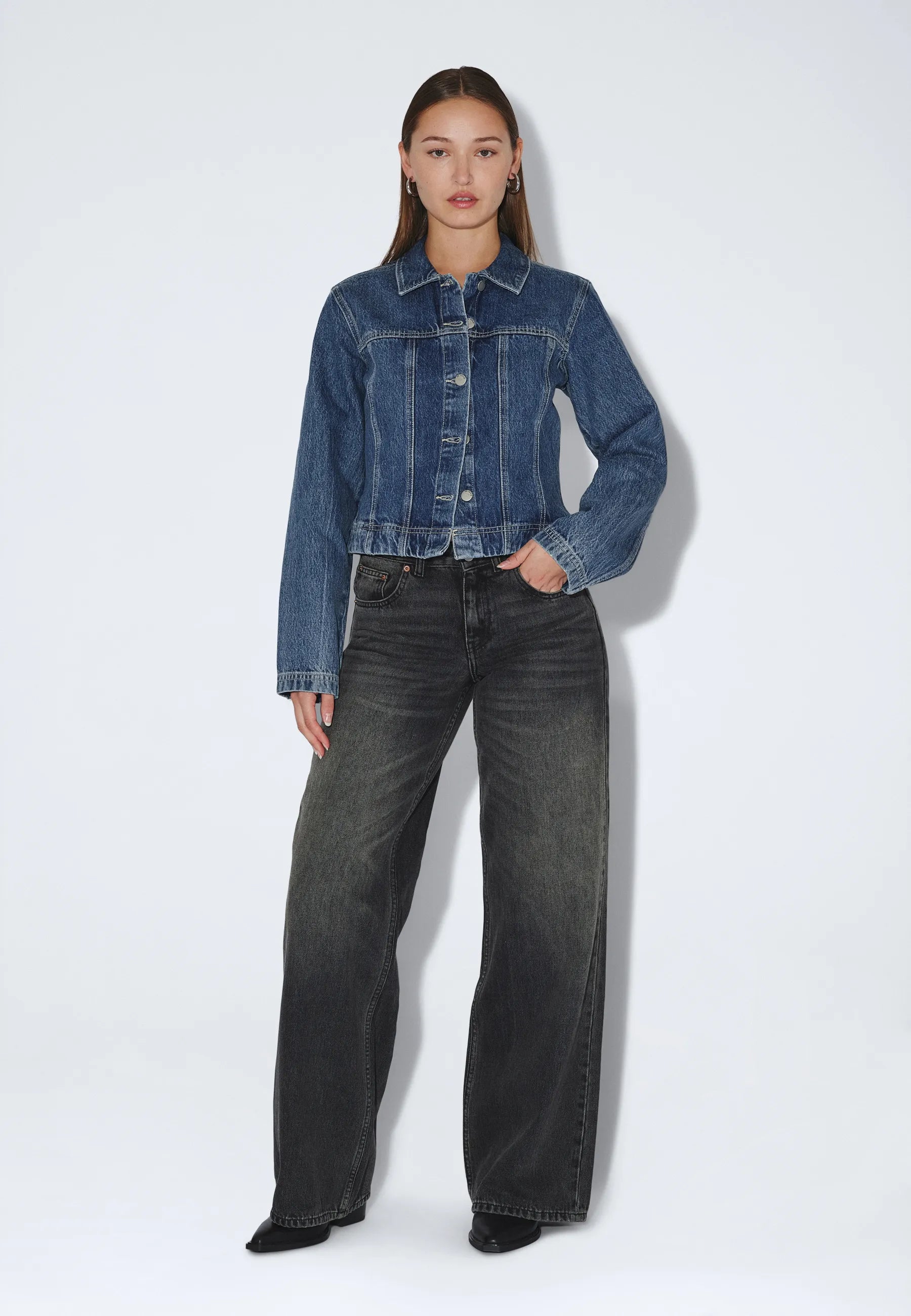 2631102M07_DrDenim_CoraJacket_DriftMidRetro_main_W1_4 1
