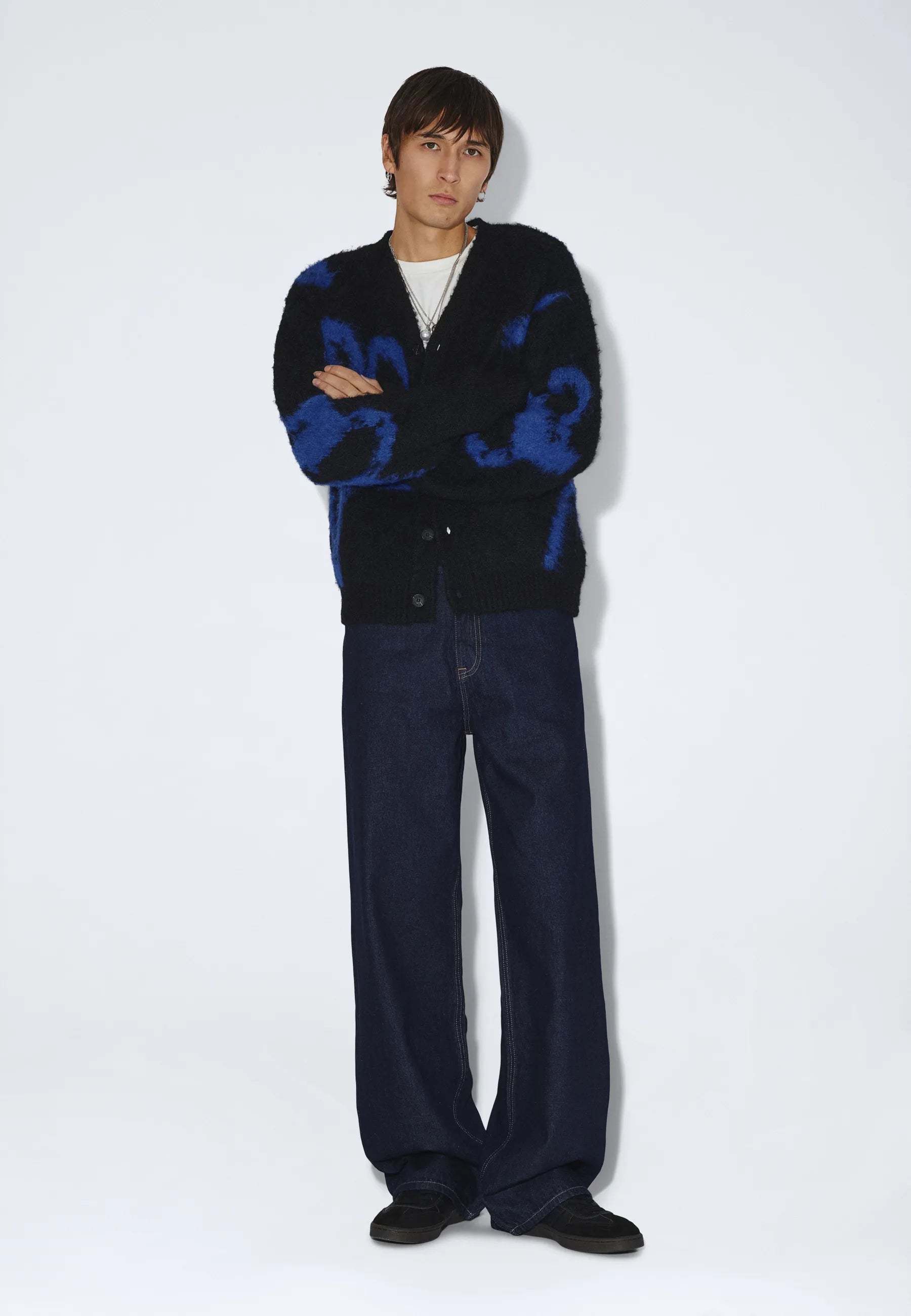 2631110BR3_DrDenim_DigFCardigan_BlackBlueBloom_main_M1_3