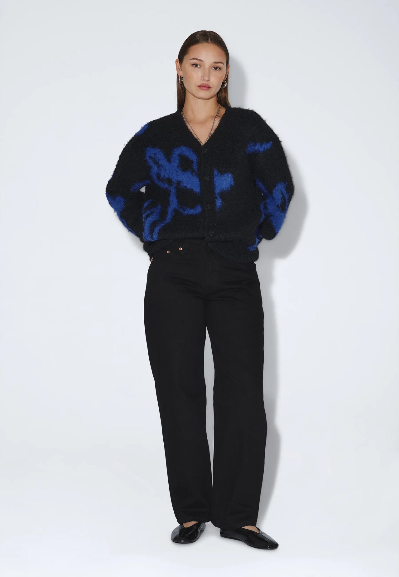 2631110BR3_DrDenim_DigFCardigan_BlackBlueBloom_main_M1_2