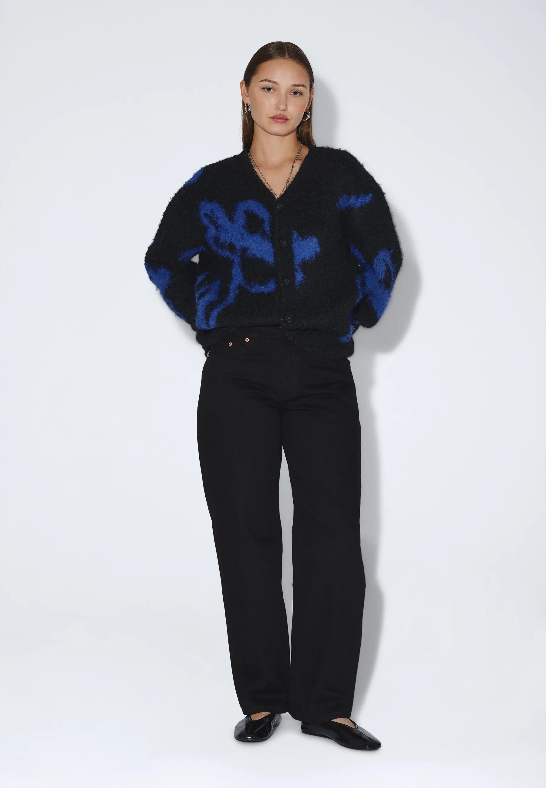 2631110BR3_DrDenim_DigFCardigan_BlackBlueBloom_main_W1_2