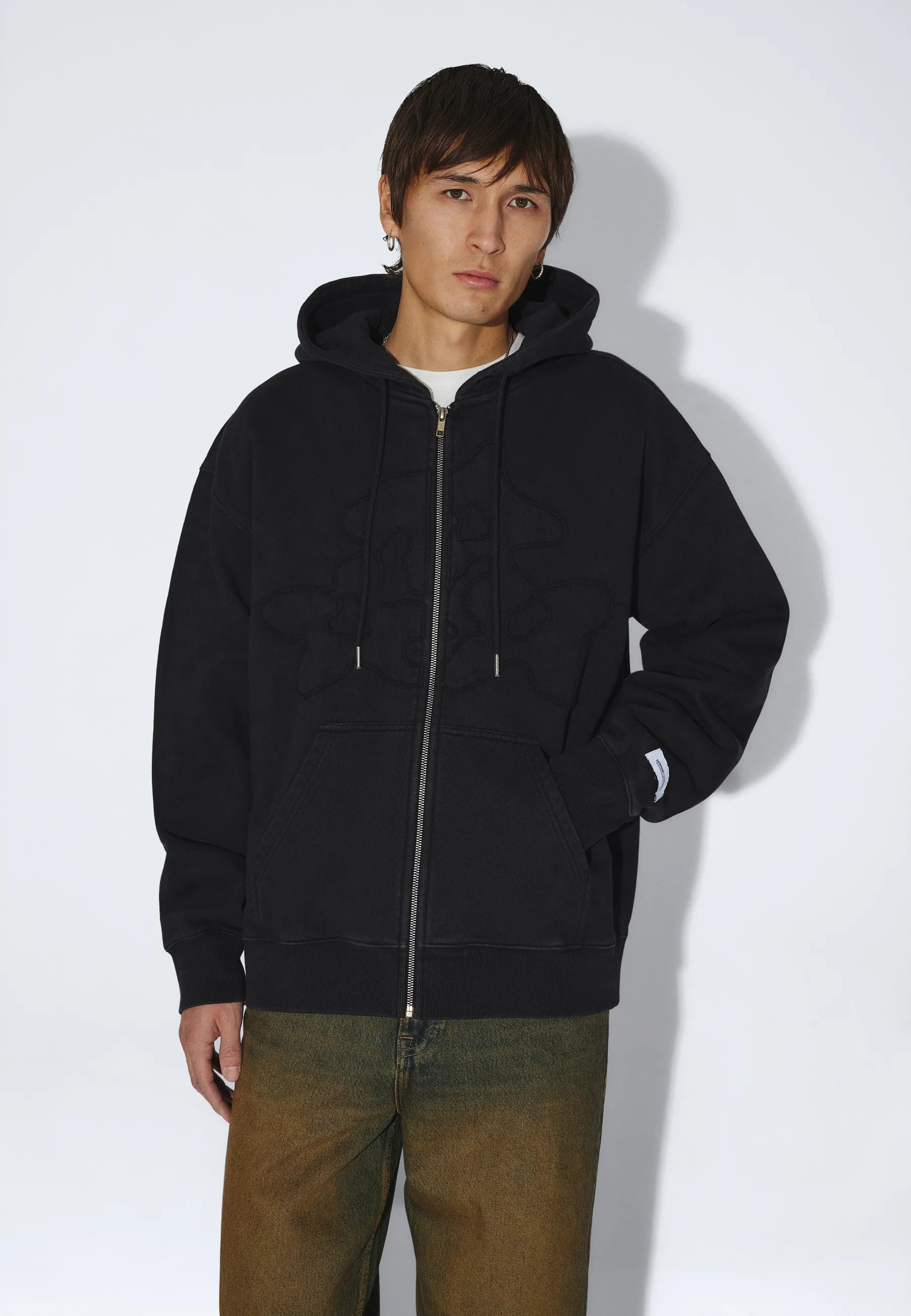 2631115BN7_DrDenim_AidenZipHoodie_WashedBlackPatch_main_M3_2