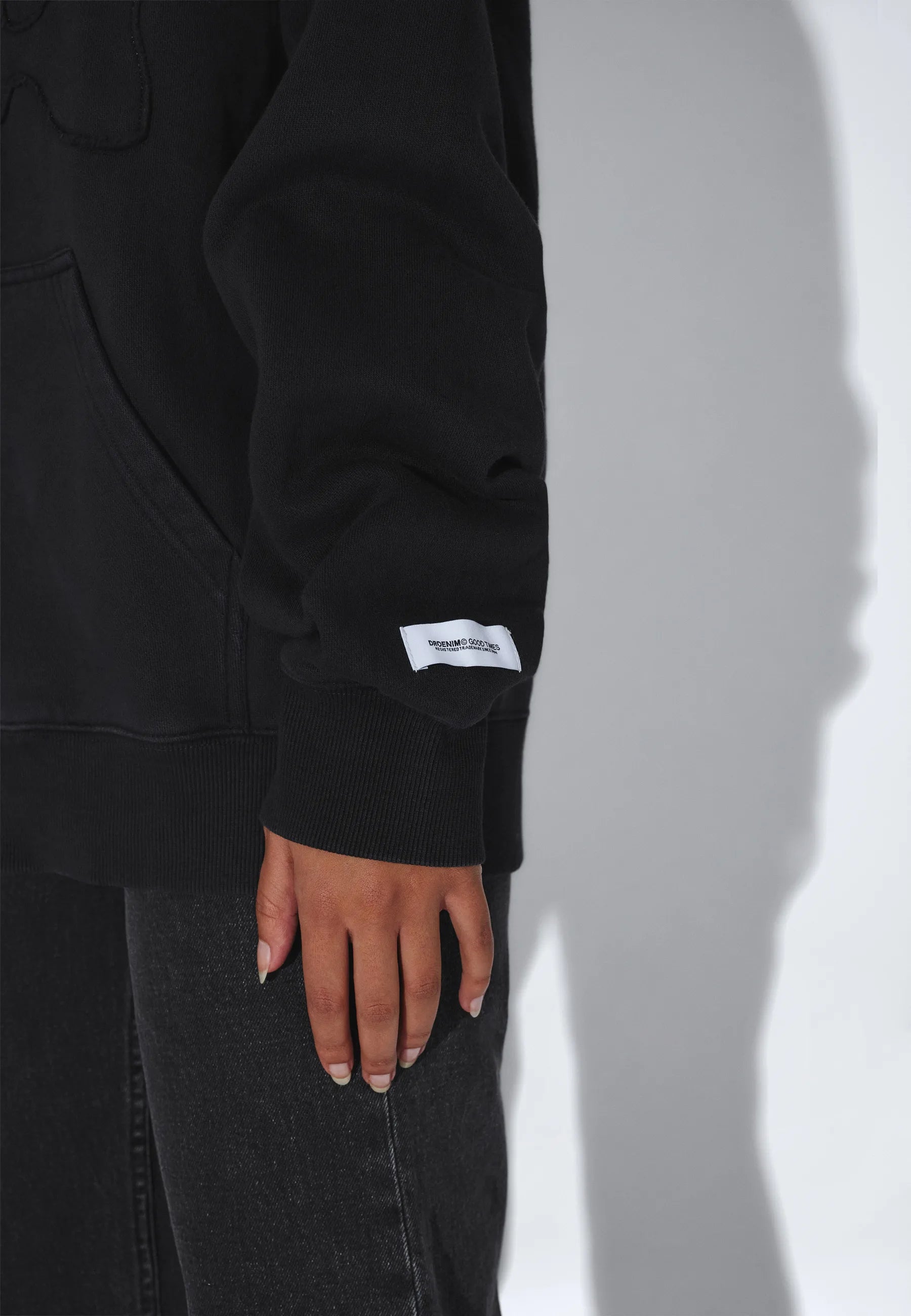 2631115BN7_DrDenim_AidenZipHoodie_WashedBlackPatch_main_W5_2
