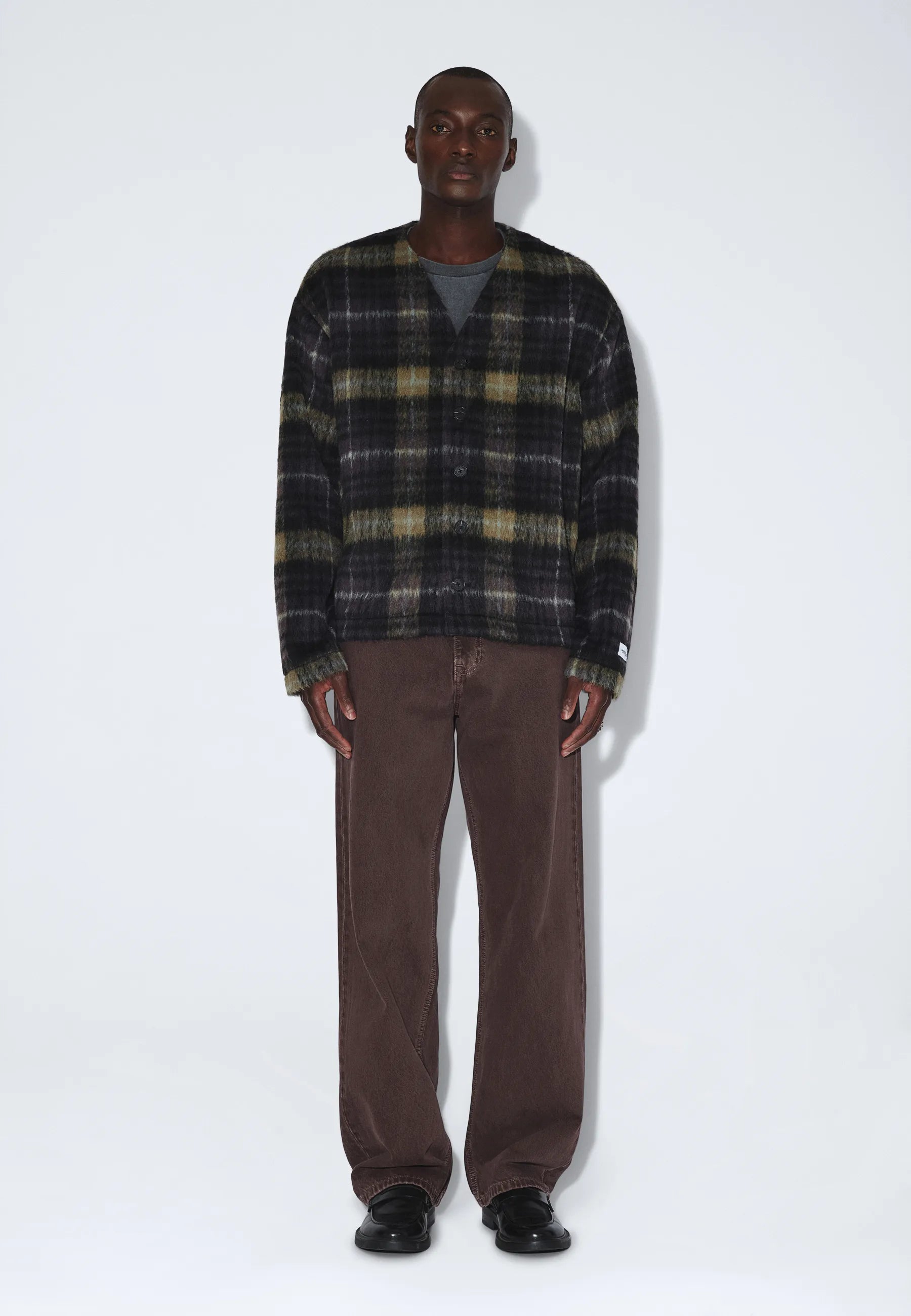 2631117BO5_DrDenim_JulianCardigan_BlackOliveCheck_main_M1_1