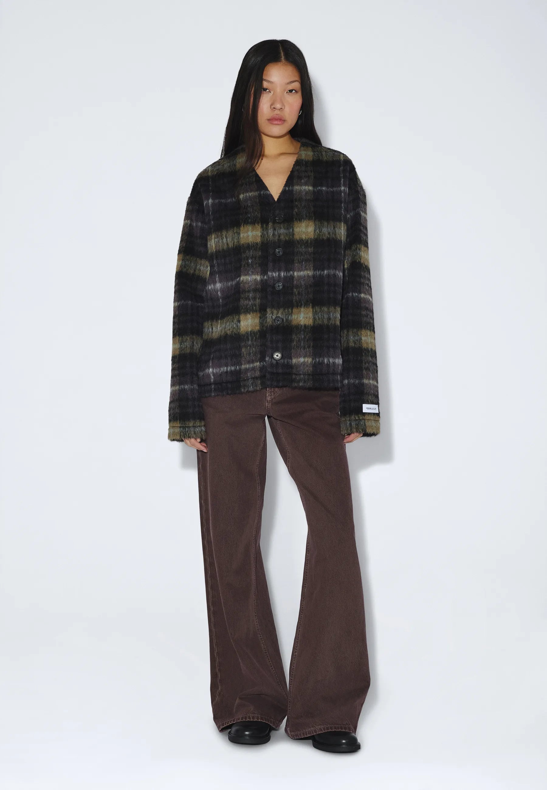2631117BO5_DrDenim_JulianCardigan_BlackOliveCheck_main_W1_2
