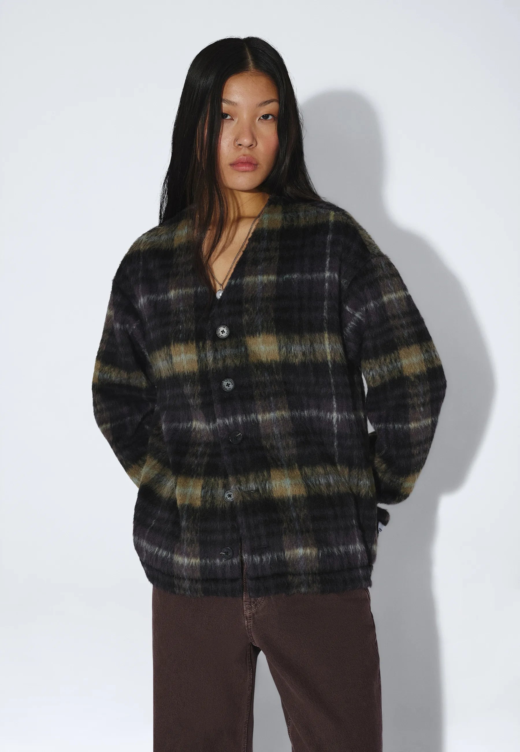 2631117BO5_DrDenim_JulianCardigan_BlackOliveCheck_main_W3_3