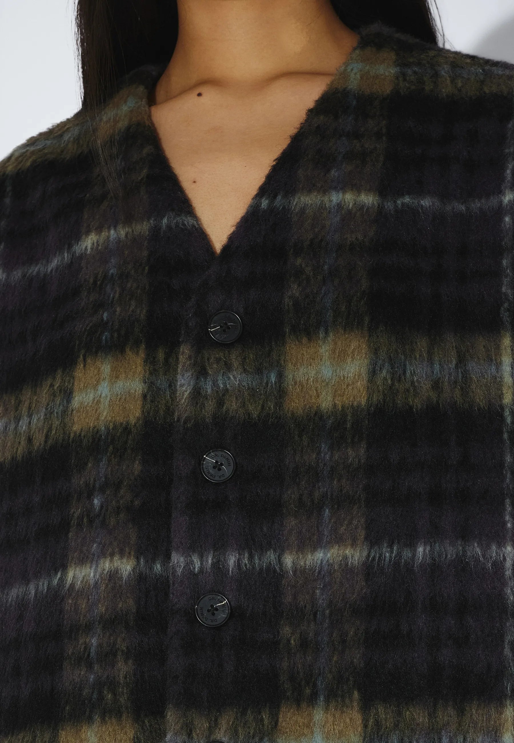 2631117BO5_DrDenim_JulianCardigan_BlackOliveCheck_main_W5_2
