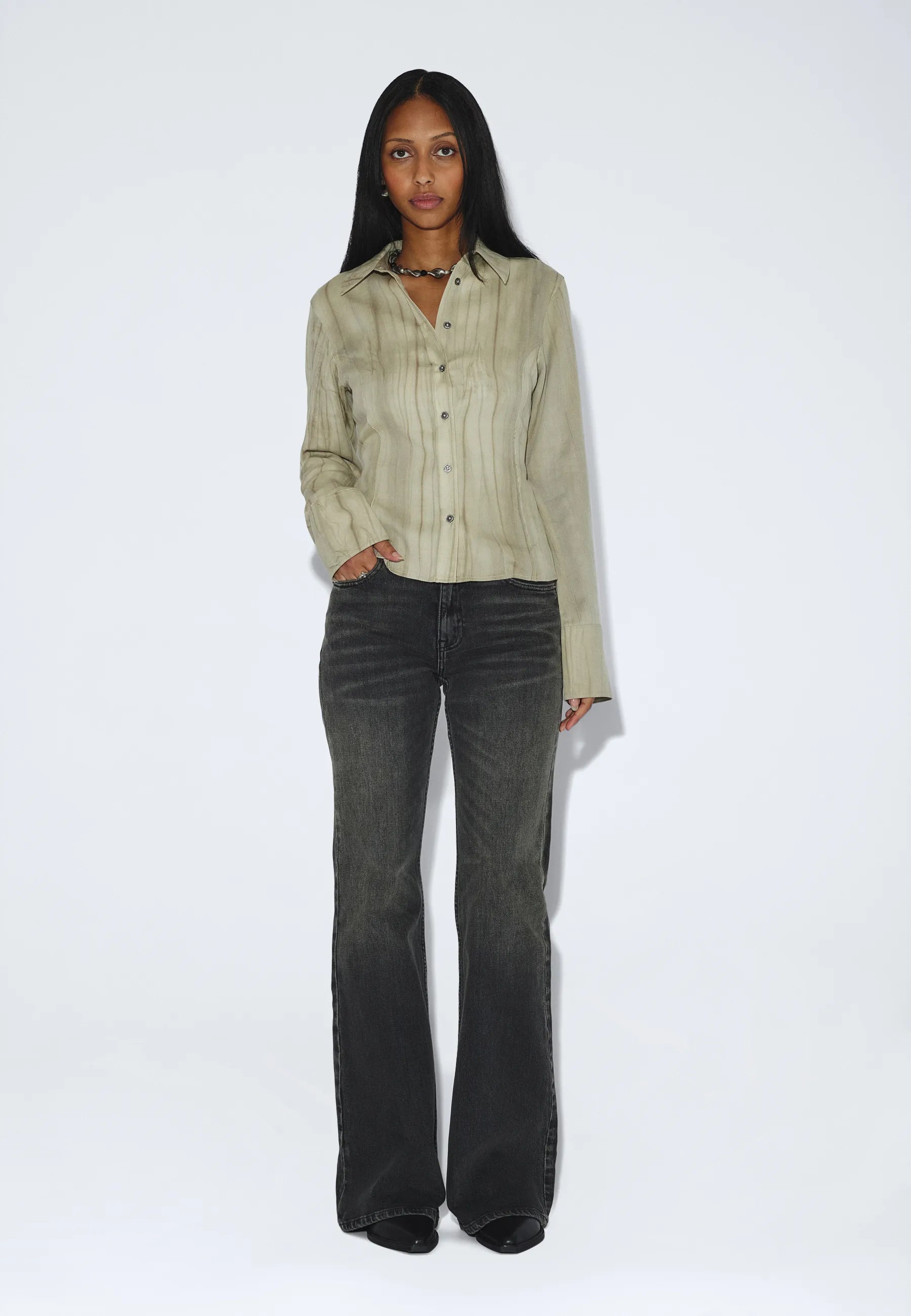 2631118BR1_DrDenim_MilaSeamShirt_WashedBeige_main_W1_4