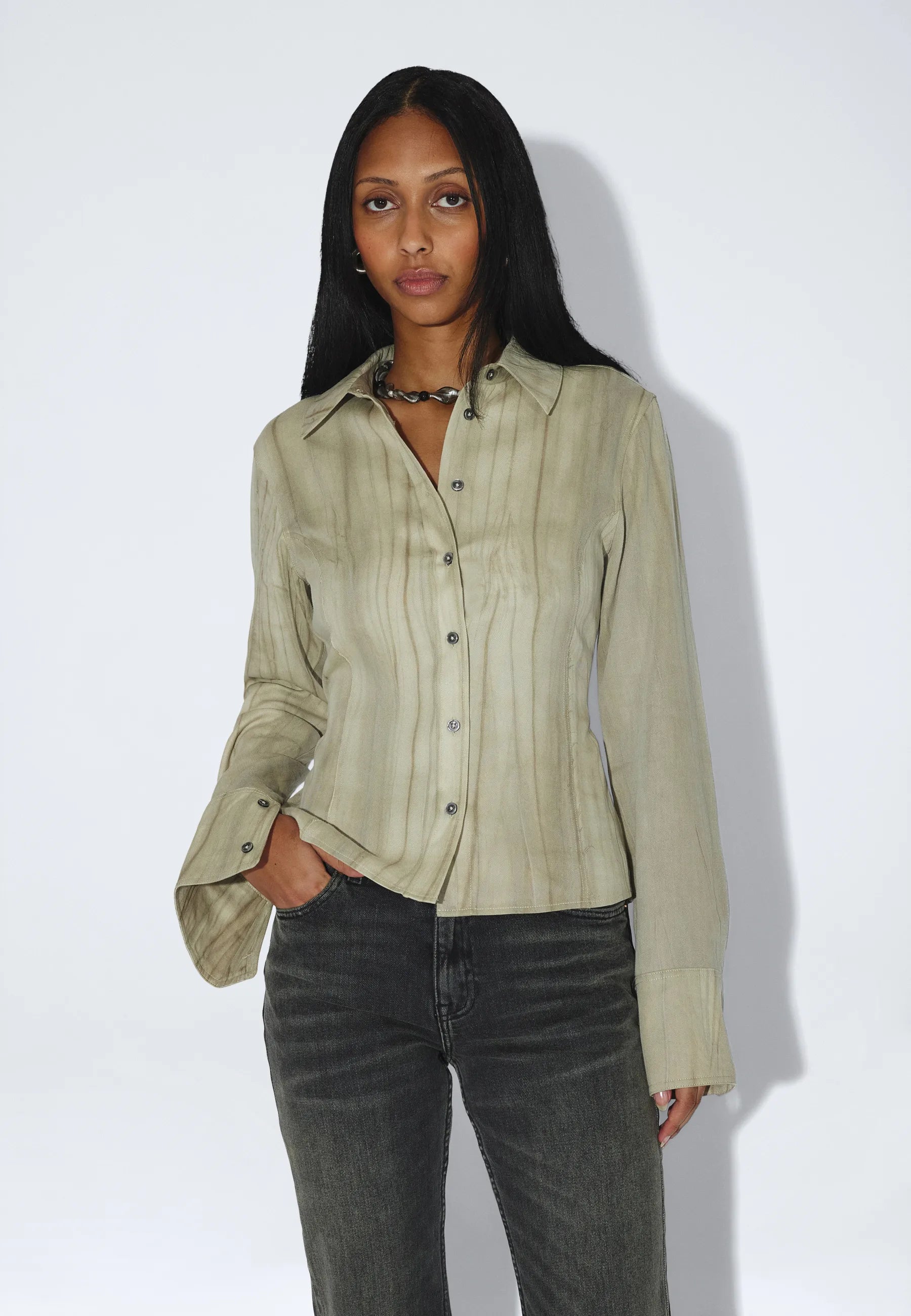 2631118BR1_DrDenim_MilaSeamShirt_WashedBeige_main_W3_2