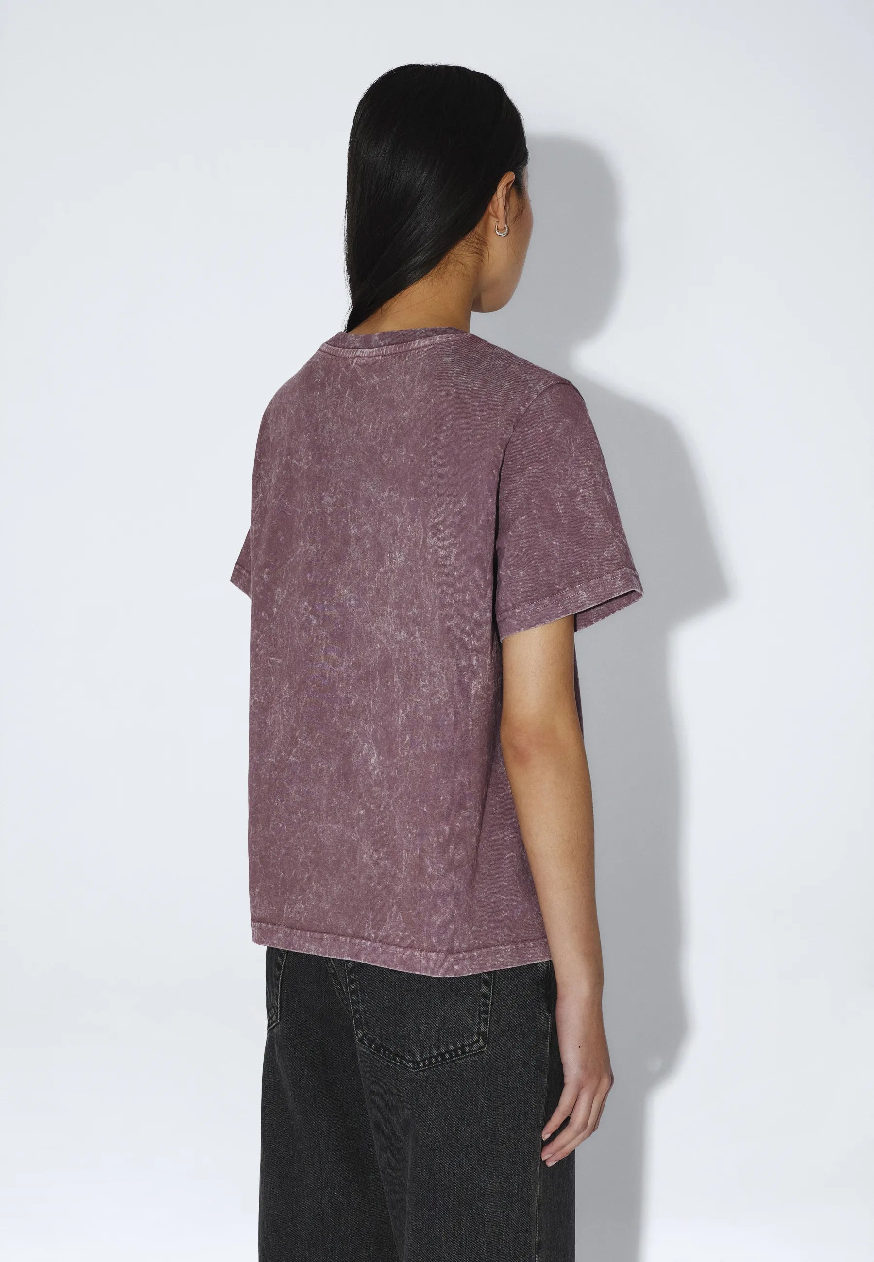 2631122BO9_DrDenim_TaliaSeamTee_AubergineTieDye_main_W4_1