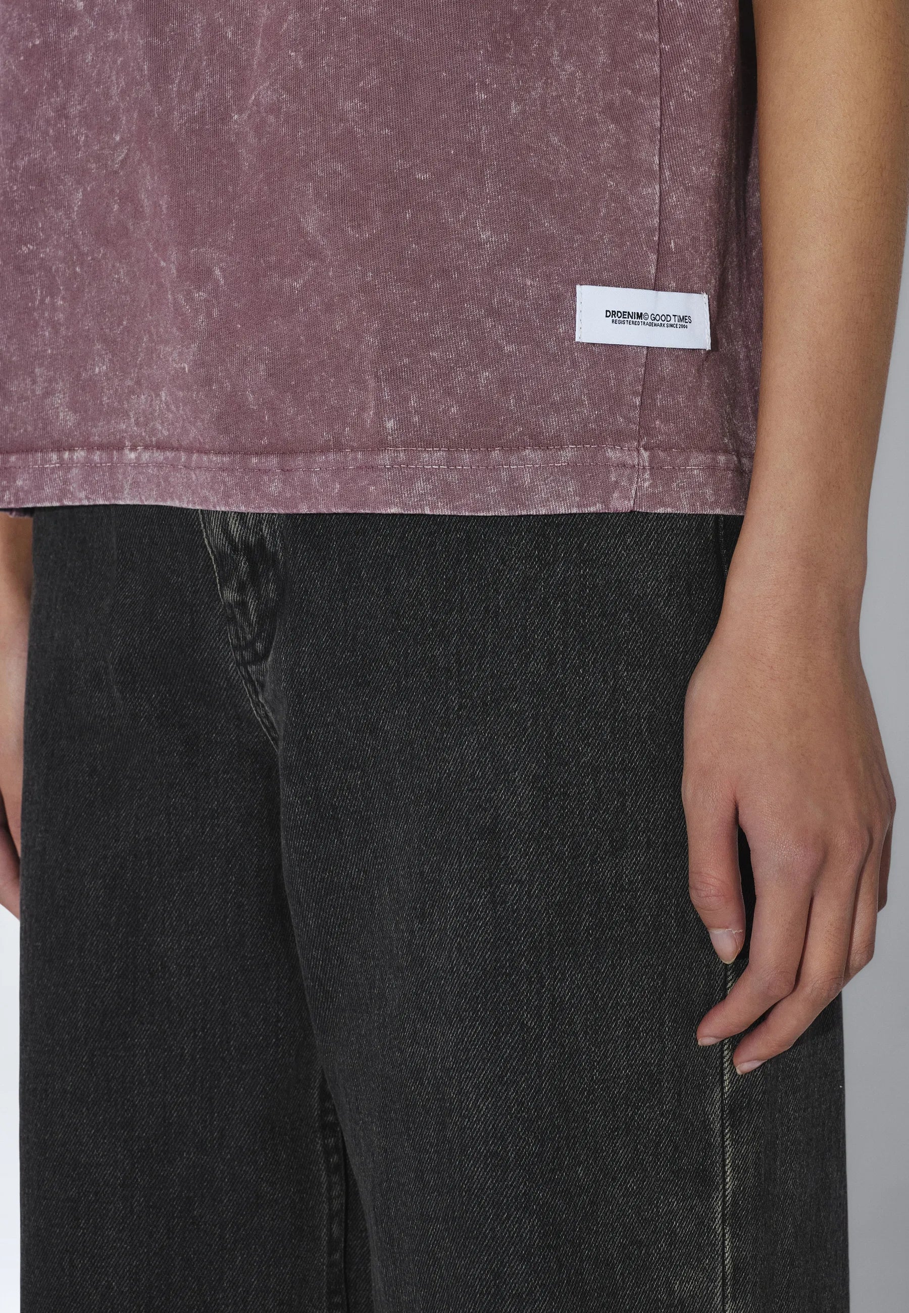 2631122BO9_DrDenim_TaliaSeamTee_AubergineTieDye_main_W5_1