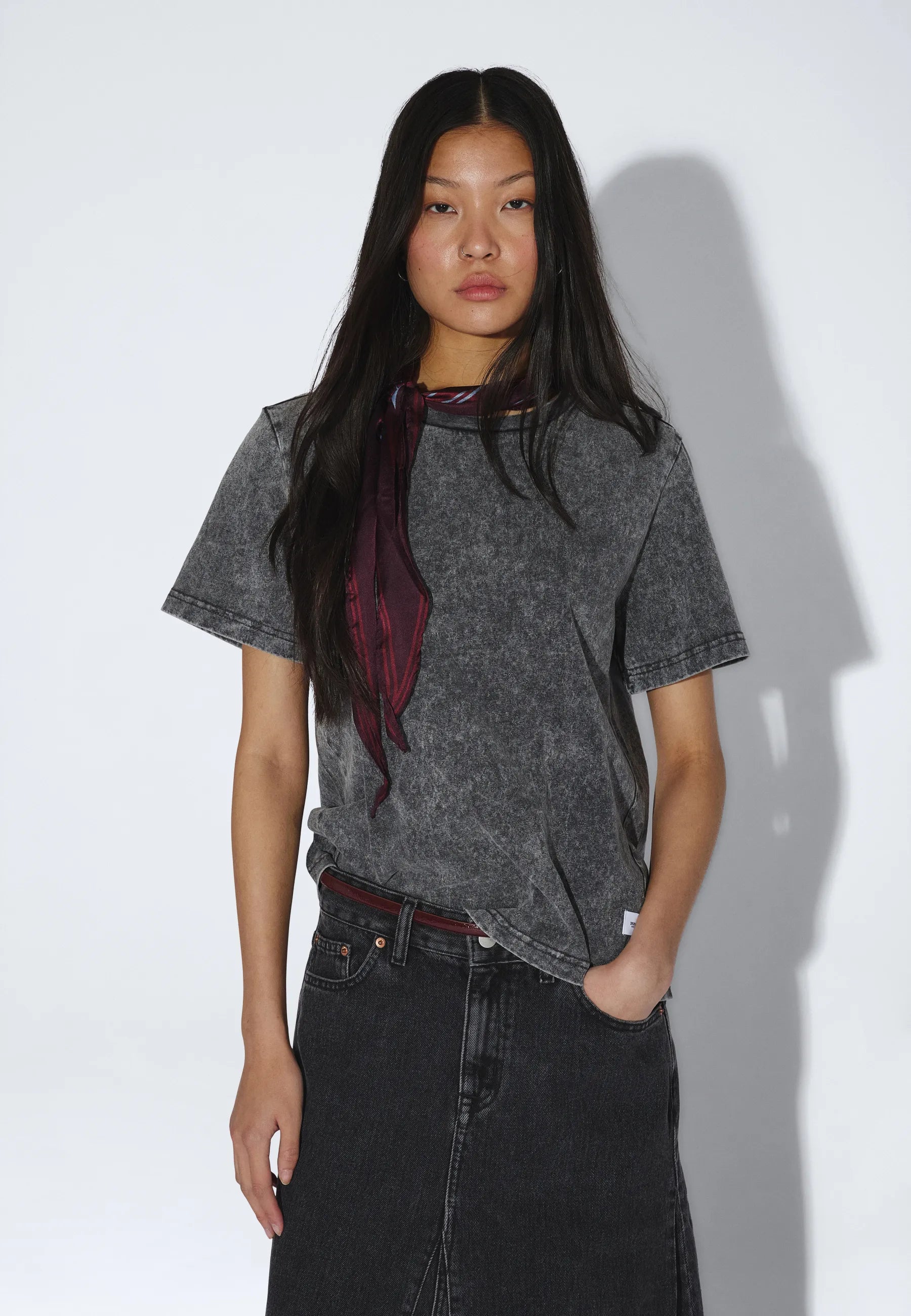 2631122T73_DrDenim_TaliaSeamTee_WashedGrey_main_W3_1
