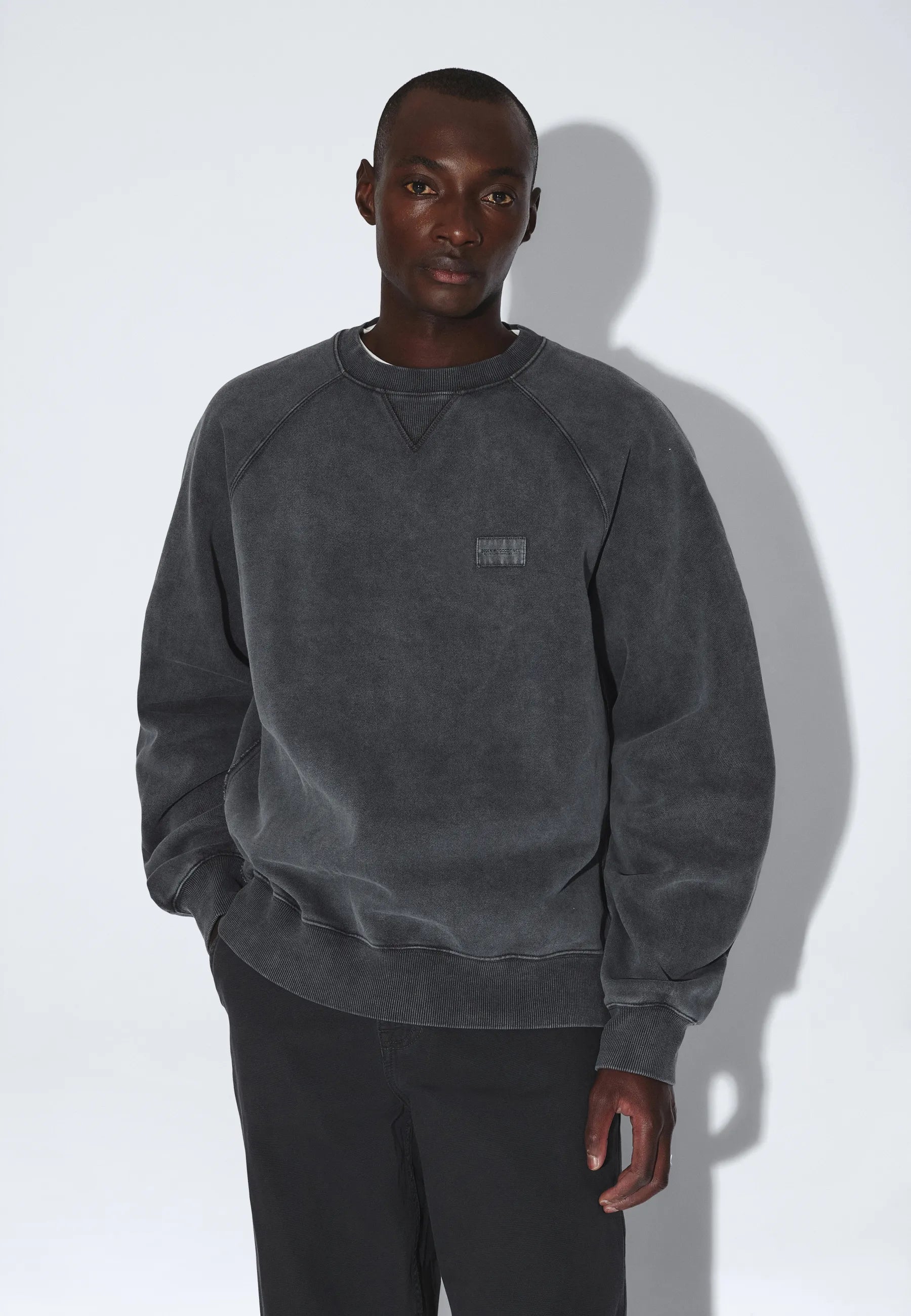2631123BP1_DrDenim_AndieSweater_GreyBlackOverdye_main_M3_1