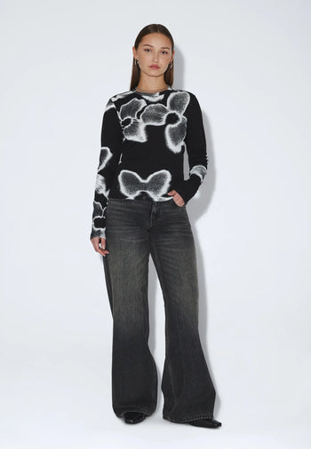 2631124BO6_DrDenim_AmaraTop_BlackAOPFlower_main_W1_4