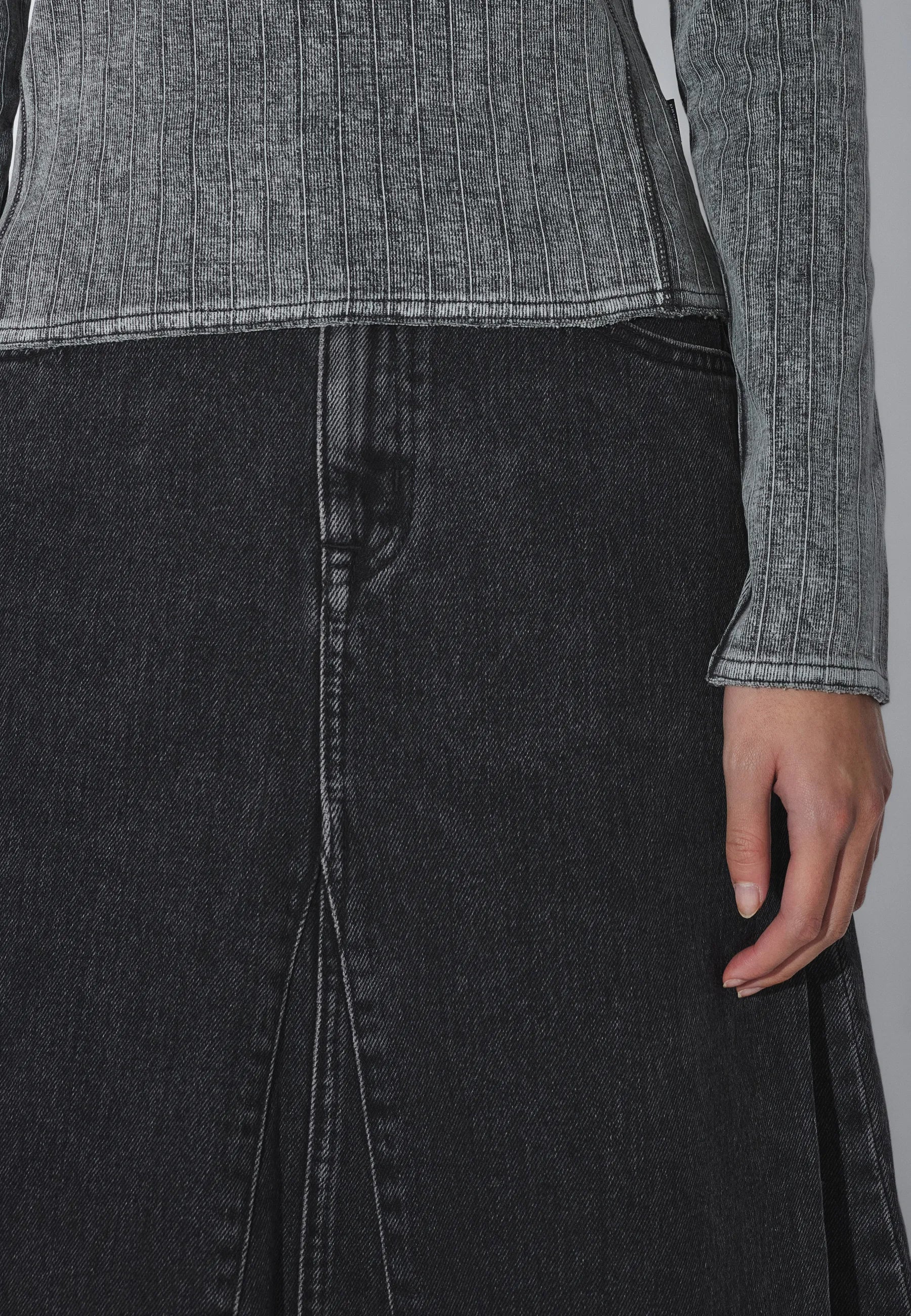 2631127T73_DrDenim_StellaSeamRibTop_WashedGrey_main_W5_1