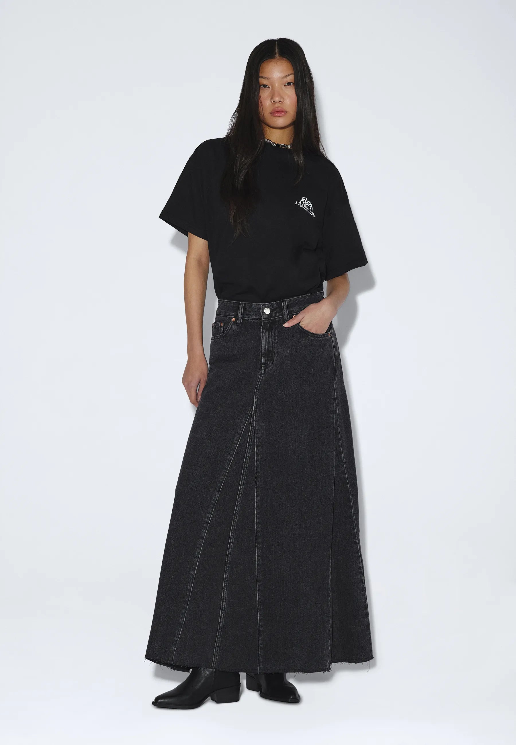 2640101A58_DrDenim_DoloresSkirt_RetroBlack_main_W1_4
