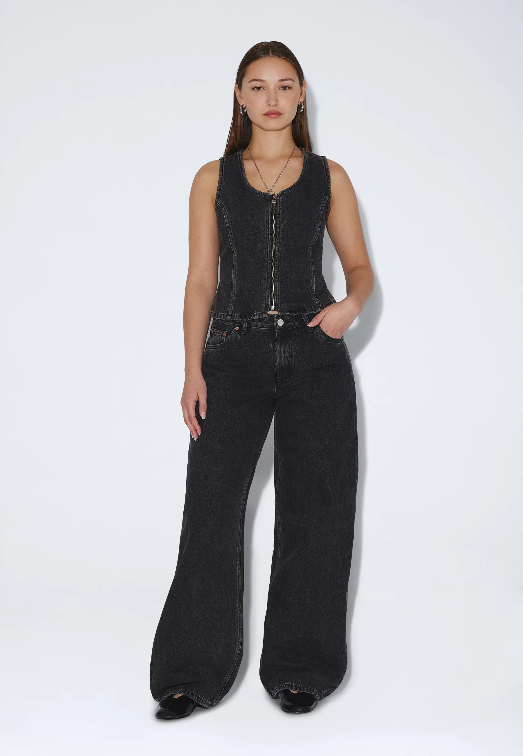 2641101A58_DrDenim_InseTop_RetroBlack_main_W1_3