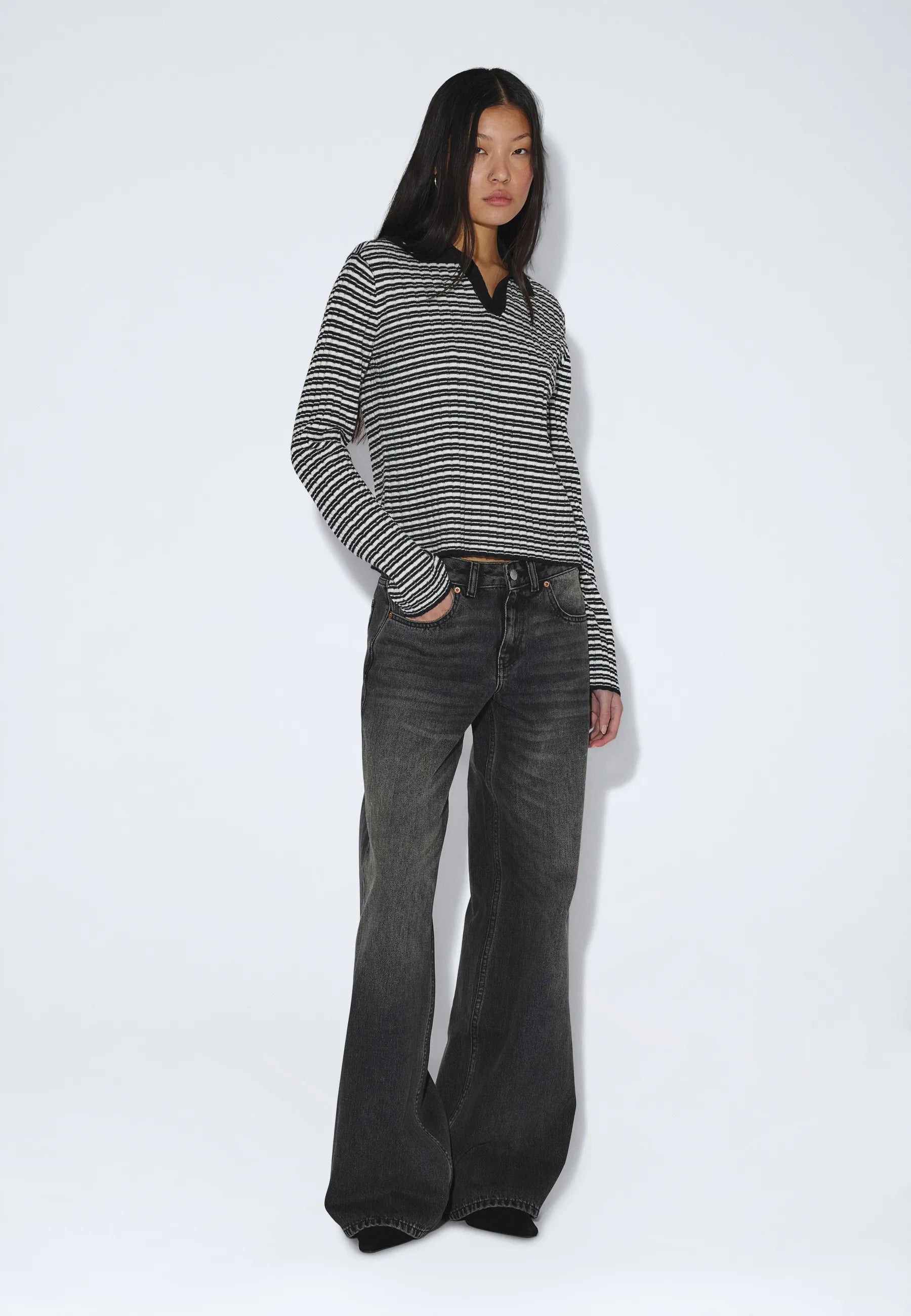 2641104BR4_DrDenim_LailaSweater_OffWhiteBlackStripe_main_W1_4