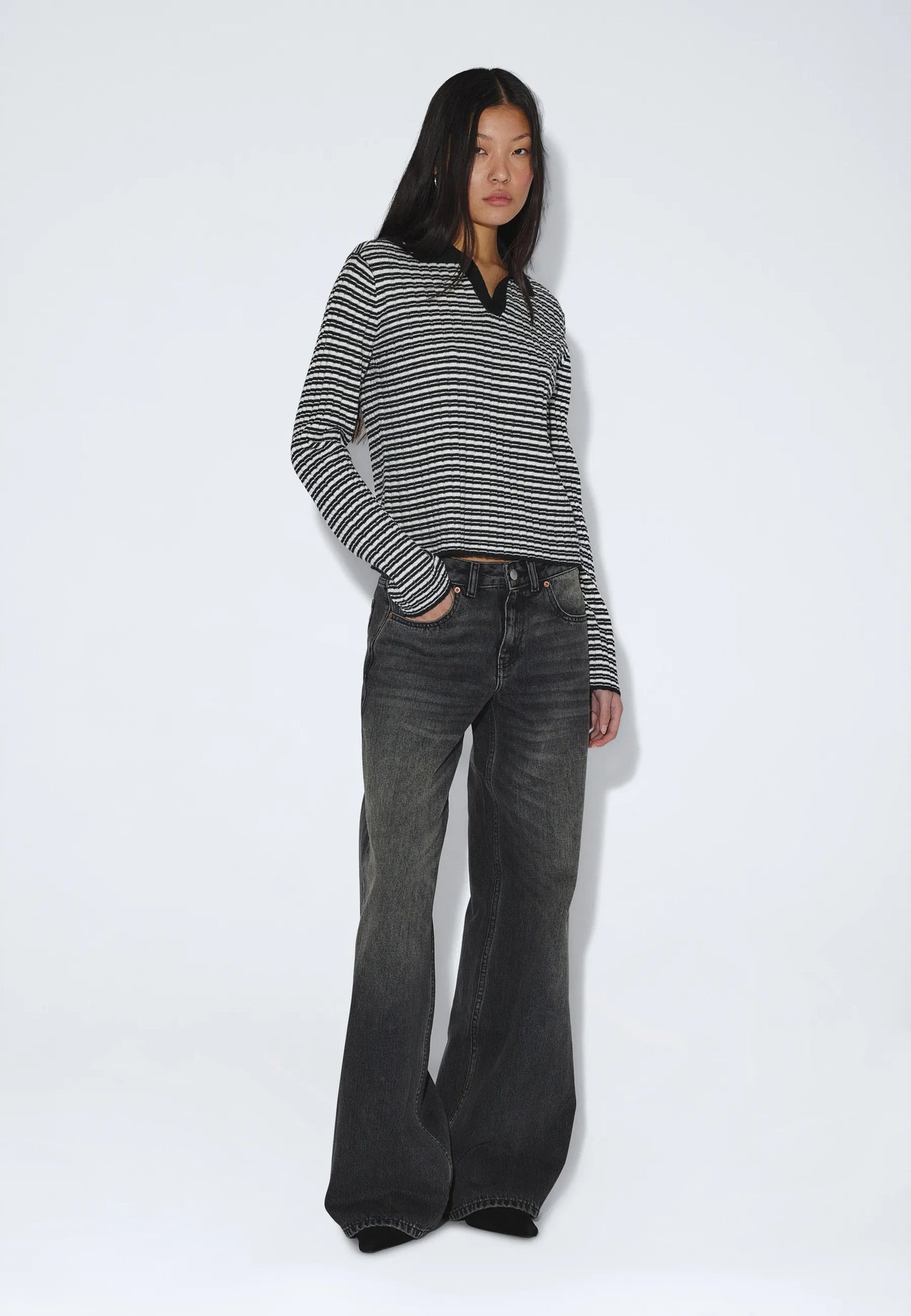 2641104BR4_DrDenim_LailaSweater_OffWhiteBlackStripe_main_W1_1