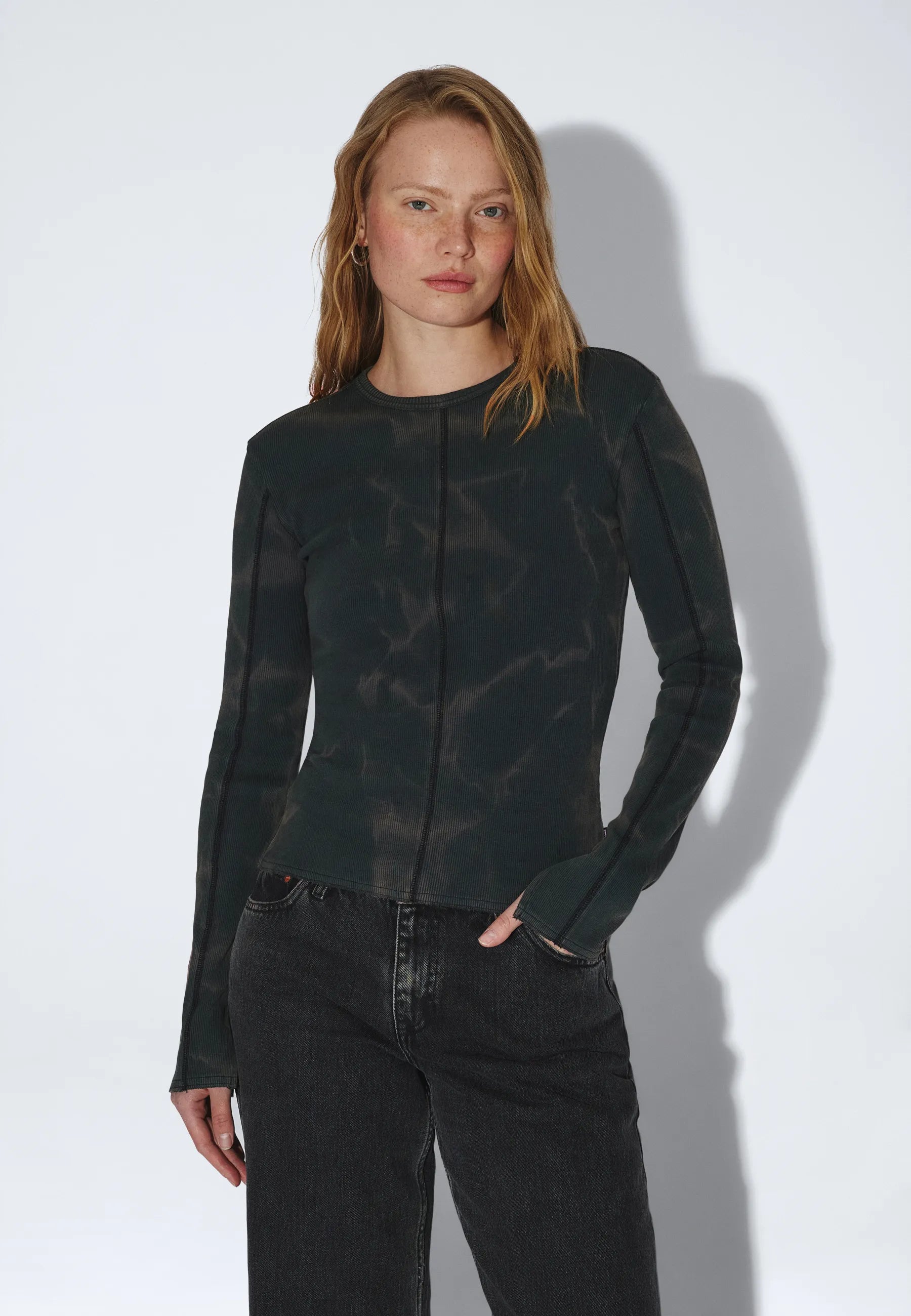 2641108BR8_DrDenim_RuthRibTop_WashedBlackGreen_main_W3_2