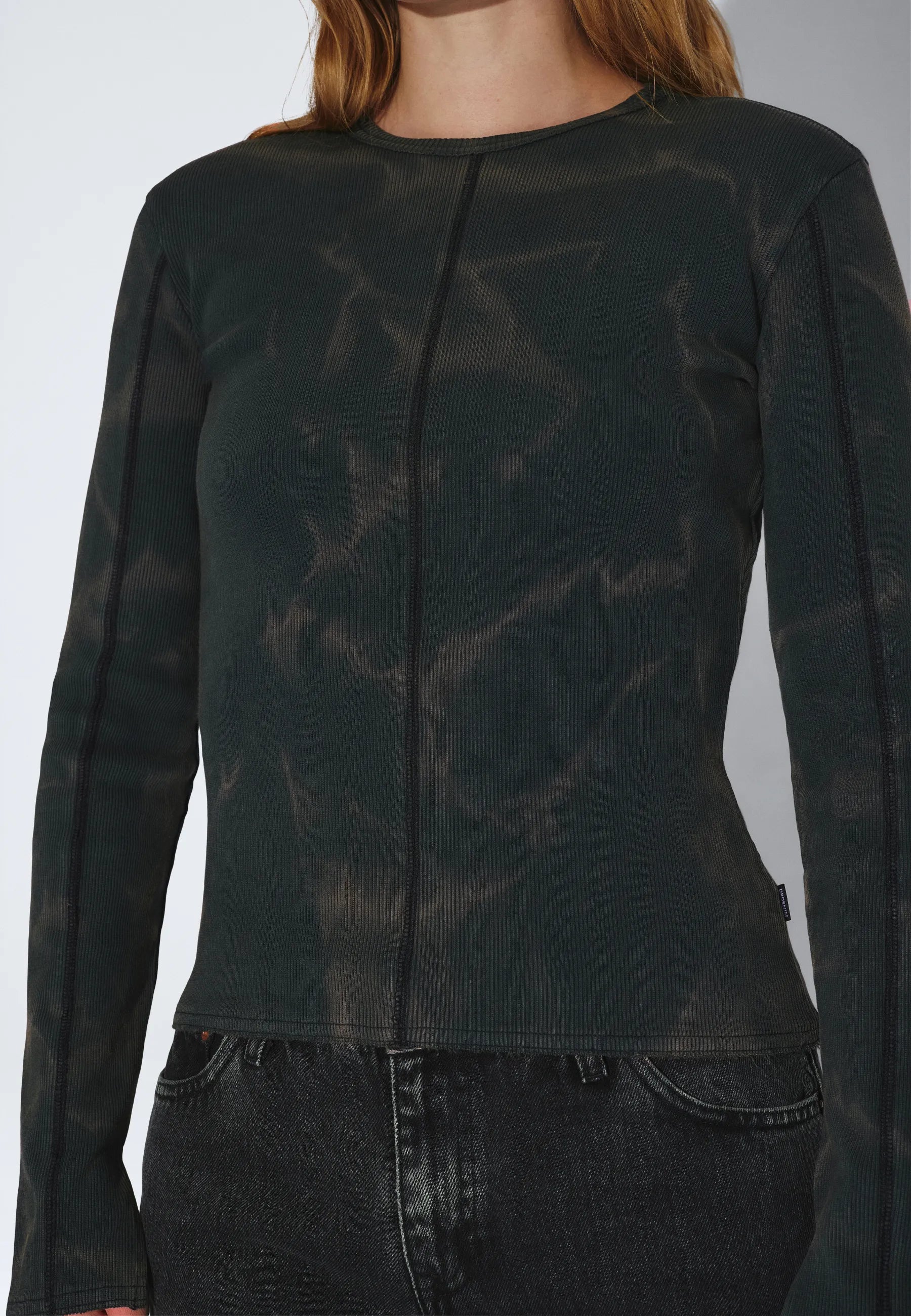 2641108BR8_DrDenim_RuthRibTop_WashedBlackGreen_main_W5_1