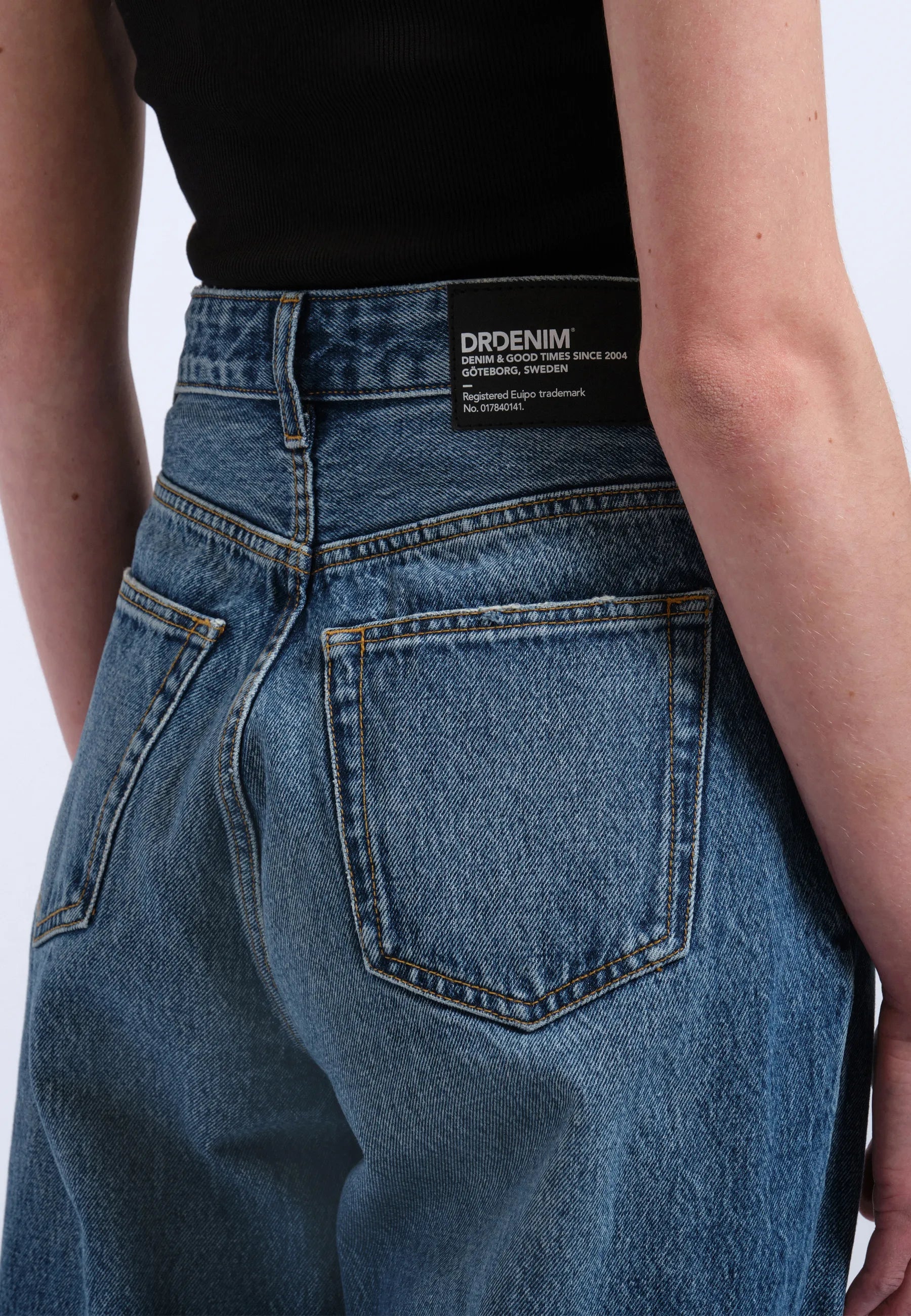 Donna_Stream_Mid_Used_2519