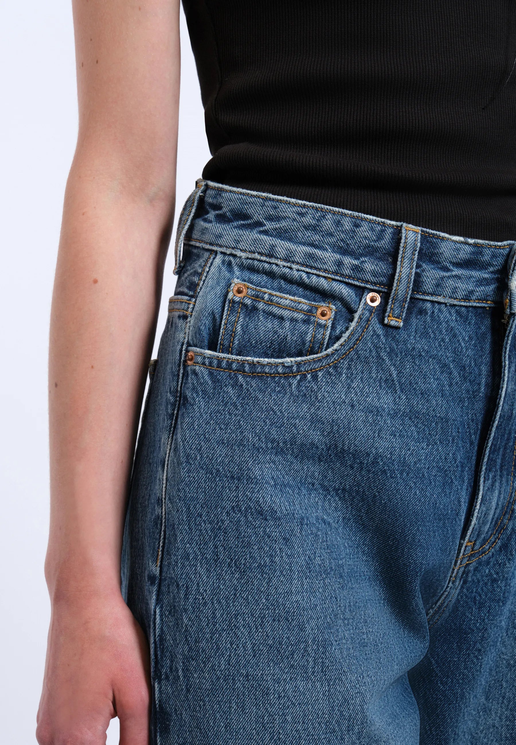 Donna_Stream_Mid_Used_2523