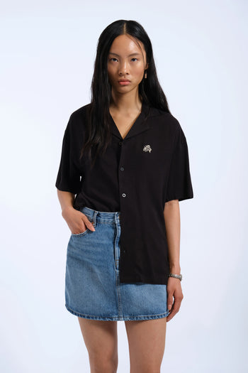 DrDenim_SS25_ProductPictures_Madi_Shirt_Black_YLW_Embroidery_2575