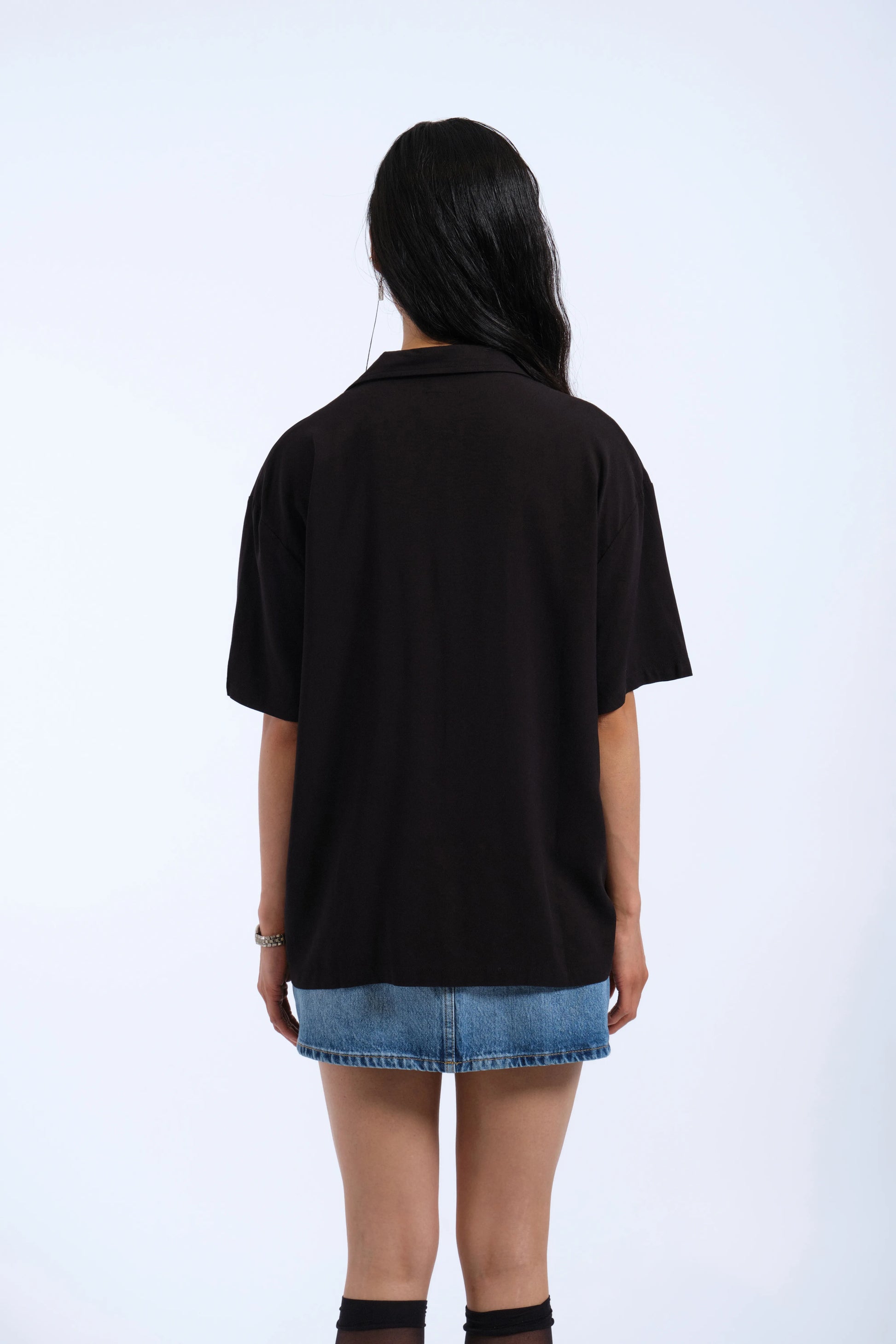DrDenim_SS25_ProductPictures_Madi_Shirt_Black_YLW_Embroidery_2595