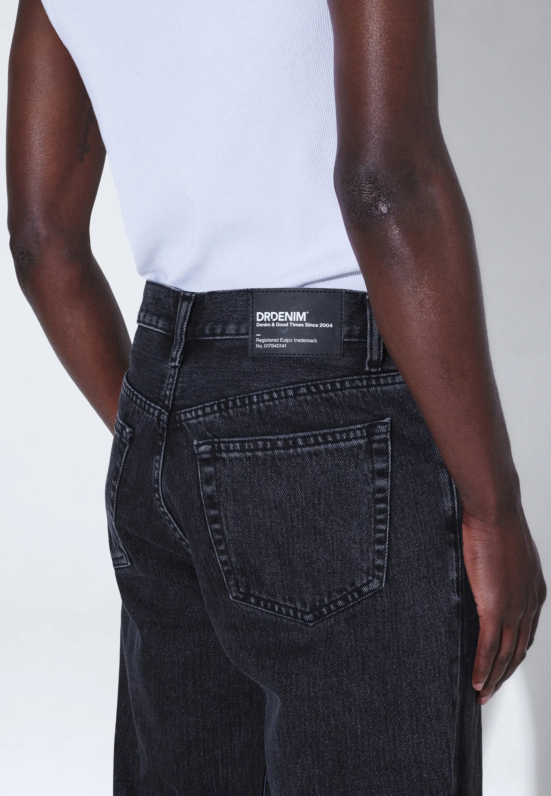 Kit_Retro_Black_00673