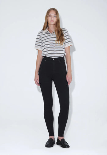 Moxy_Black_01205