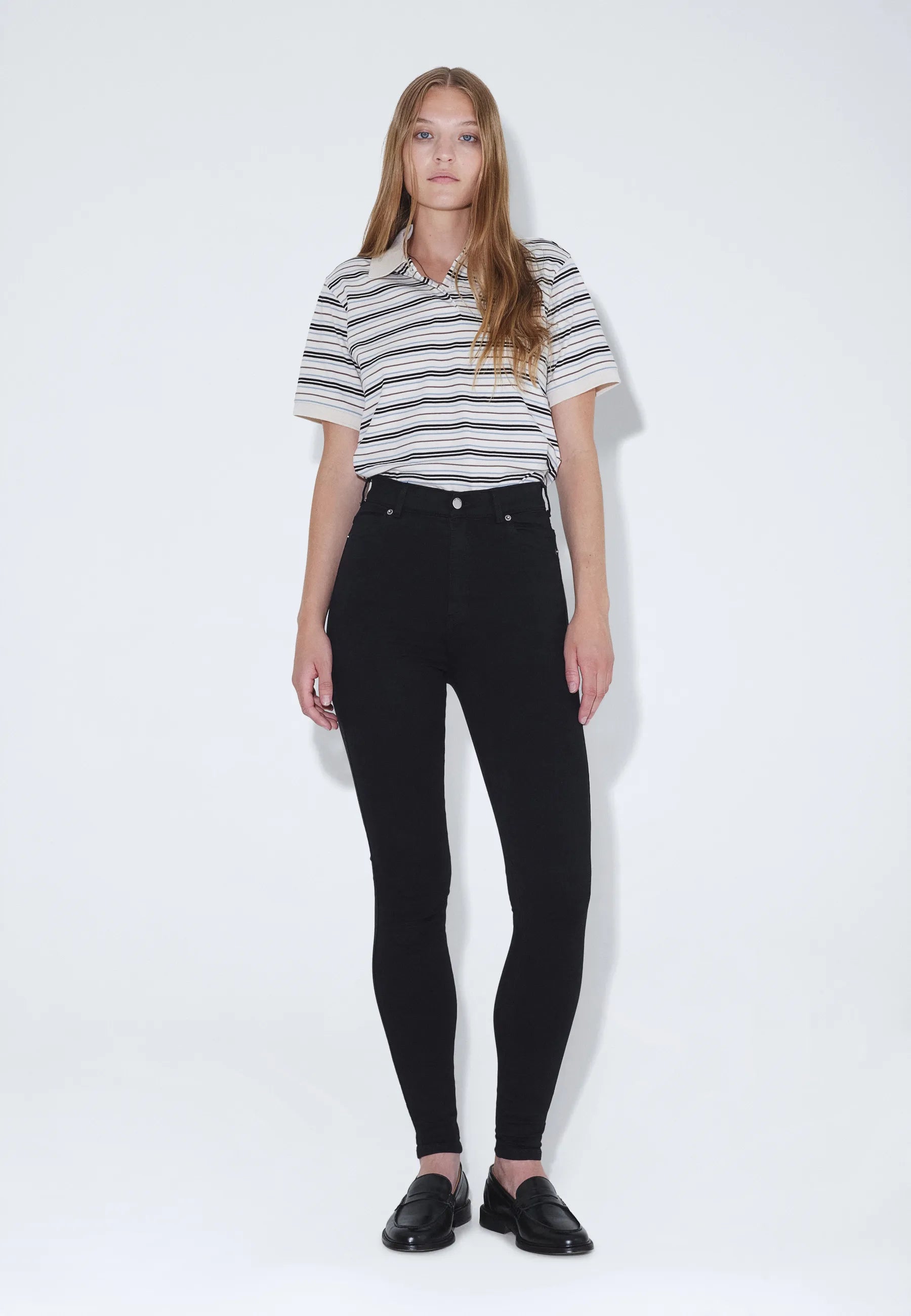 Moxy_Black_01205