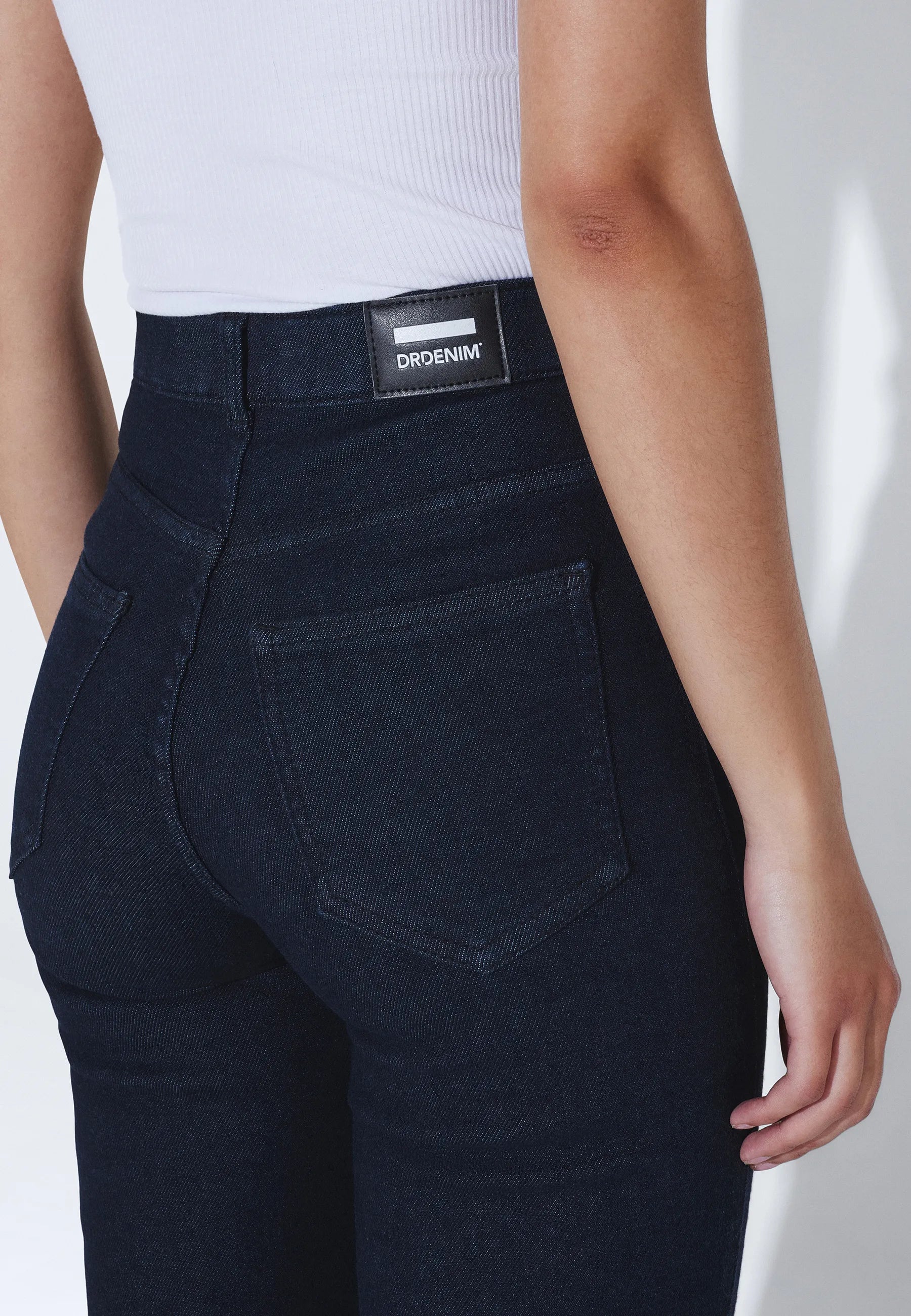 Moxy_Straight_Cape_Ink_Dark_Plain_02731