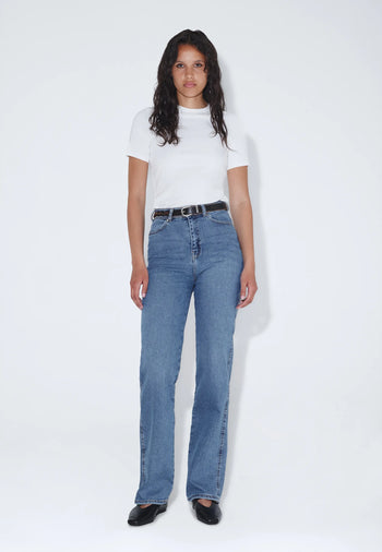 Moxy_Straight_Cape_Sky_Worn_02670