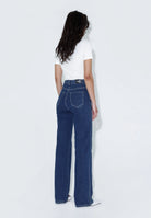 Moxy_Straight_Vale_Dark_Plain_Contrast_.02667