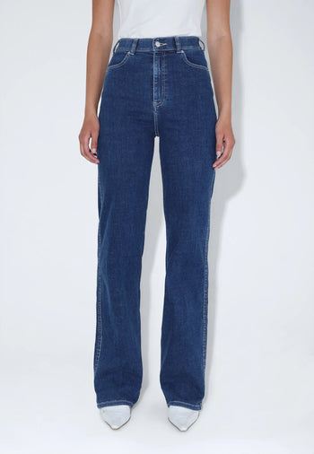 Moxy_Straight_Vale_Dark_Plain_Contrast_02662