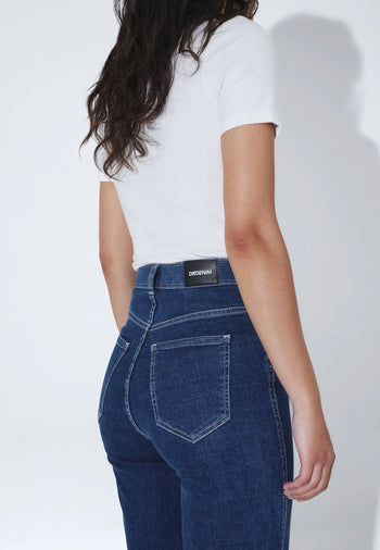 Moxy_Straight_Vale_Dark_Plain_Contrast_02664