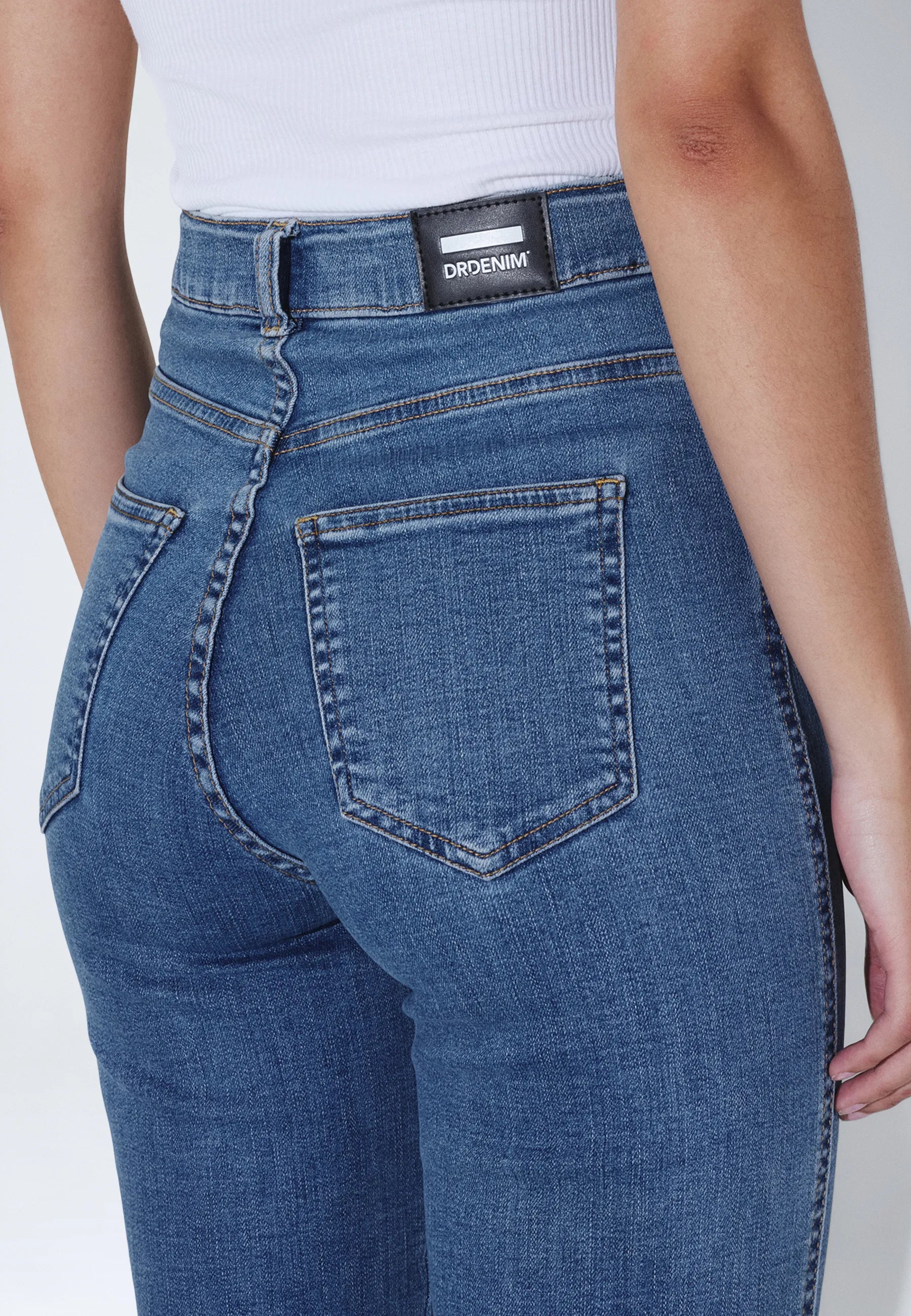 Moxy_Straight_Vale_Sky_Plain_02716