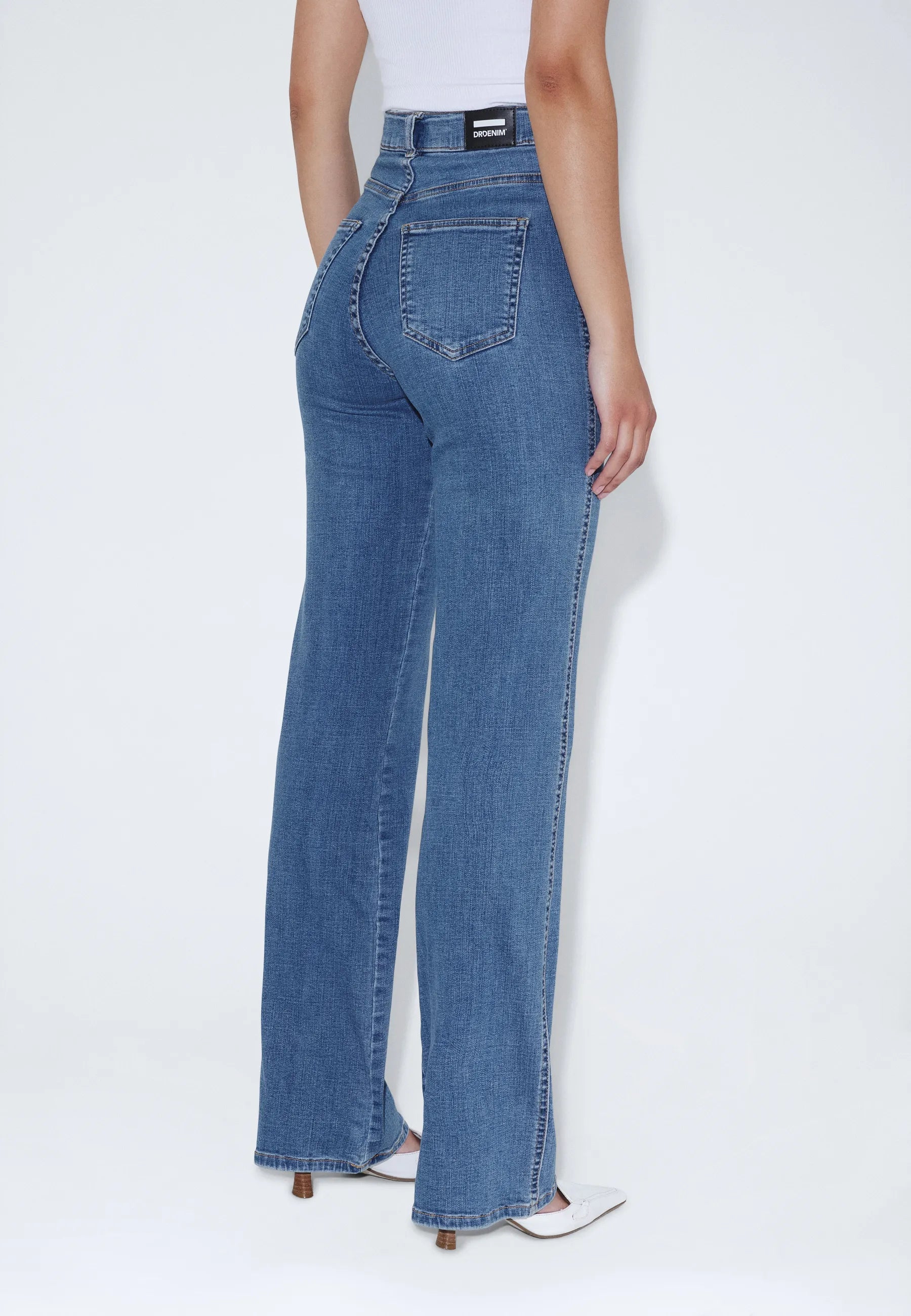 Moxy_Straight_Vale_Sky_Plain_02719