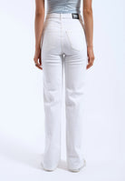 Moxy_Straight_White_3425