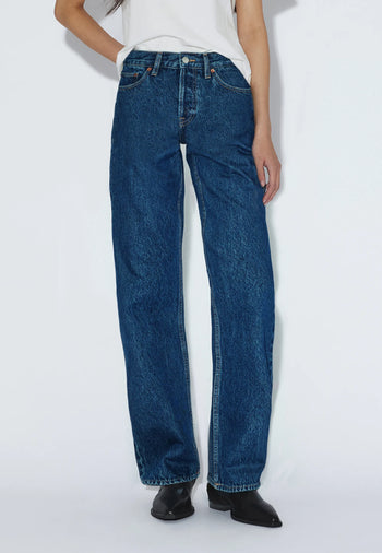 Nika_Stream_Dark_Retro_Vintage_1