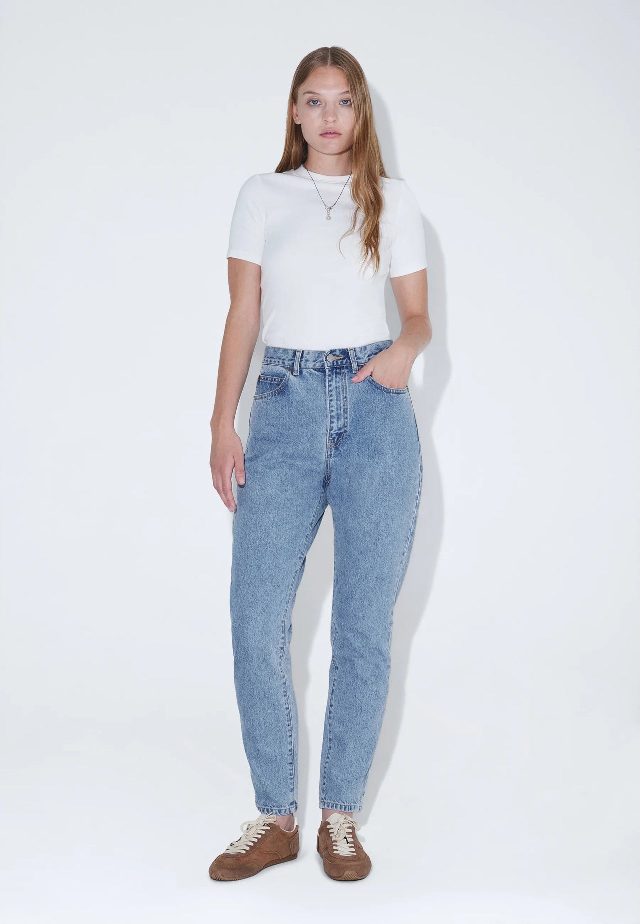 Nora_Light_Retro_01407