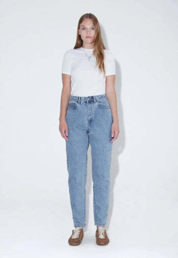 Nora_Light_Retro_01407