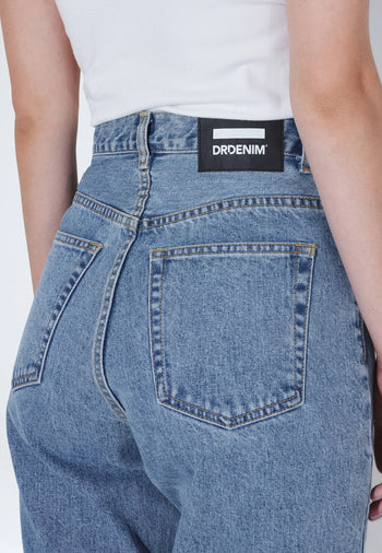 Nora_Light_Retro_01410