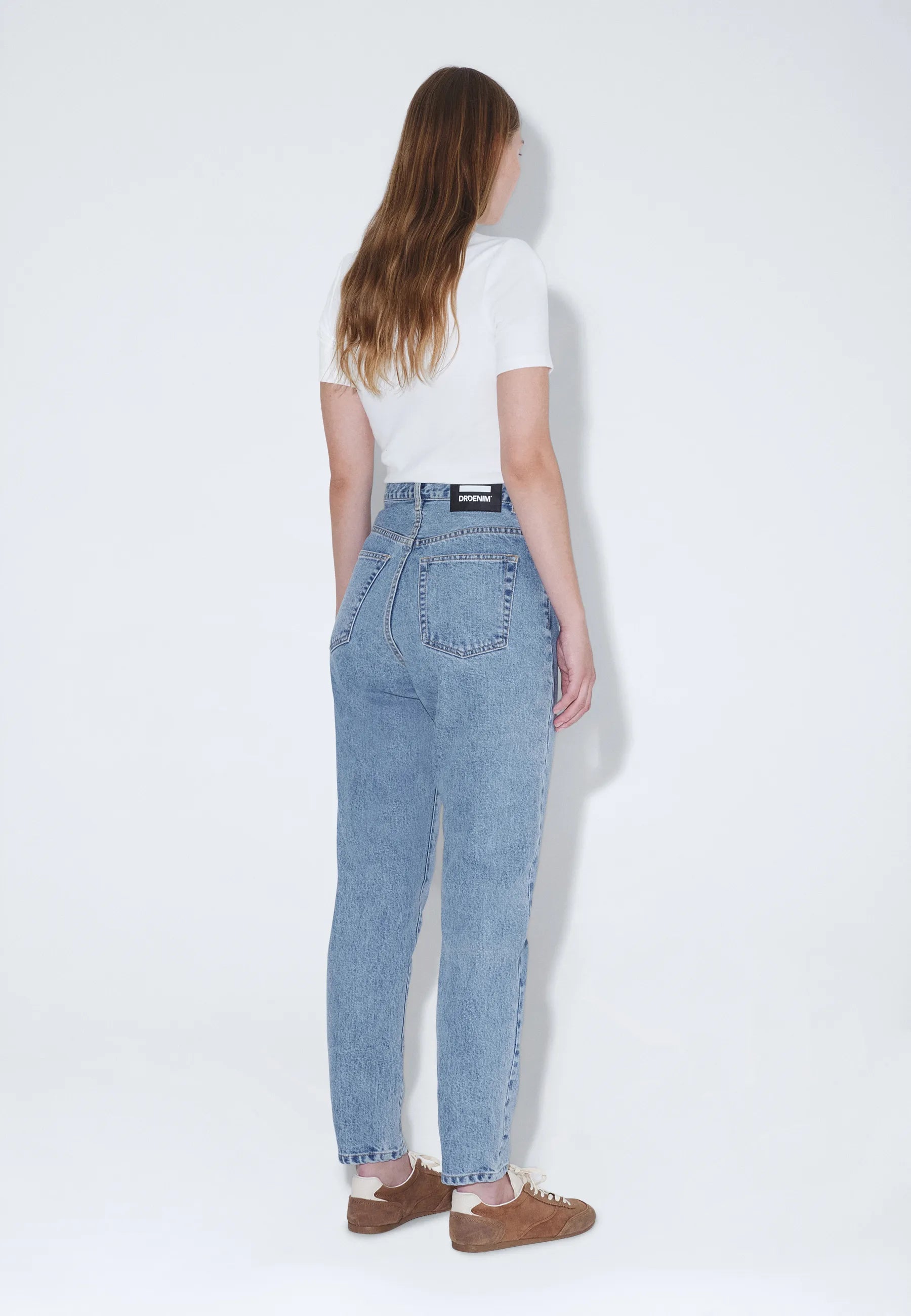 Nora_Light_Retro_01412