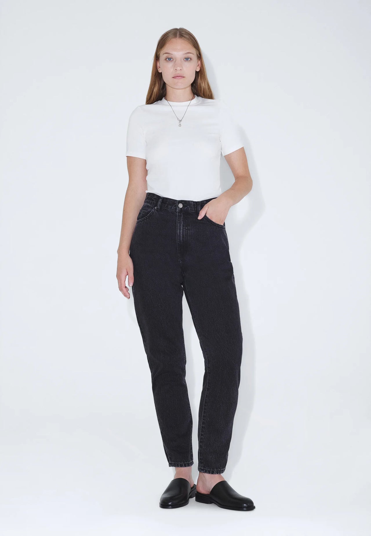 Nora_Retro_Black_01416