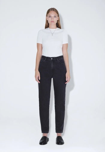 Nora_Retro_Black_01420