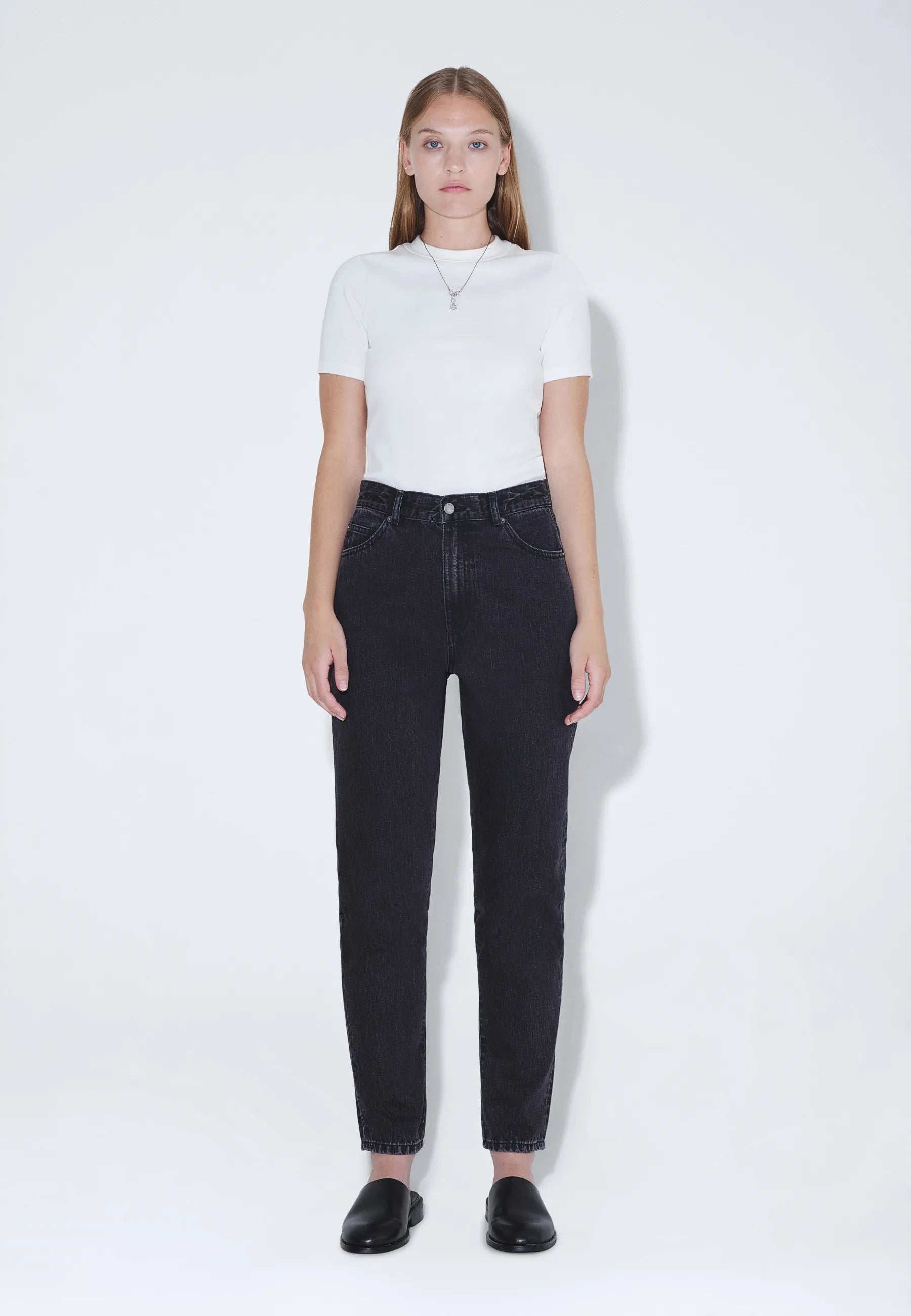 Nora_Retro_Black_01420