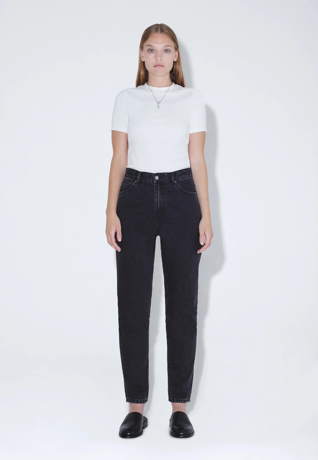 Nora_Retro_Black_01416